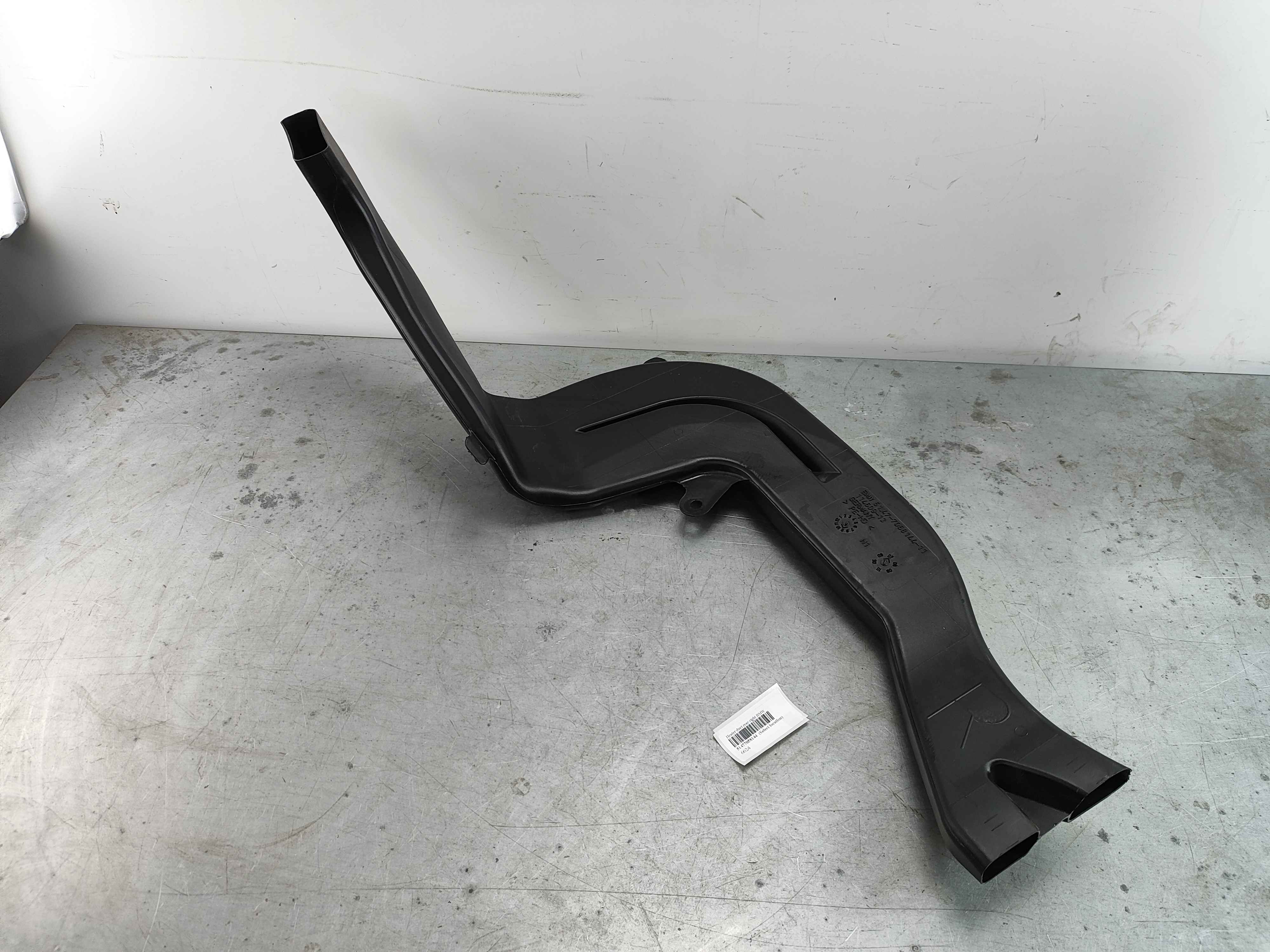 Heater duct rear right BMW