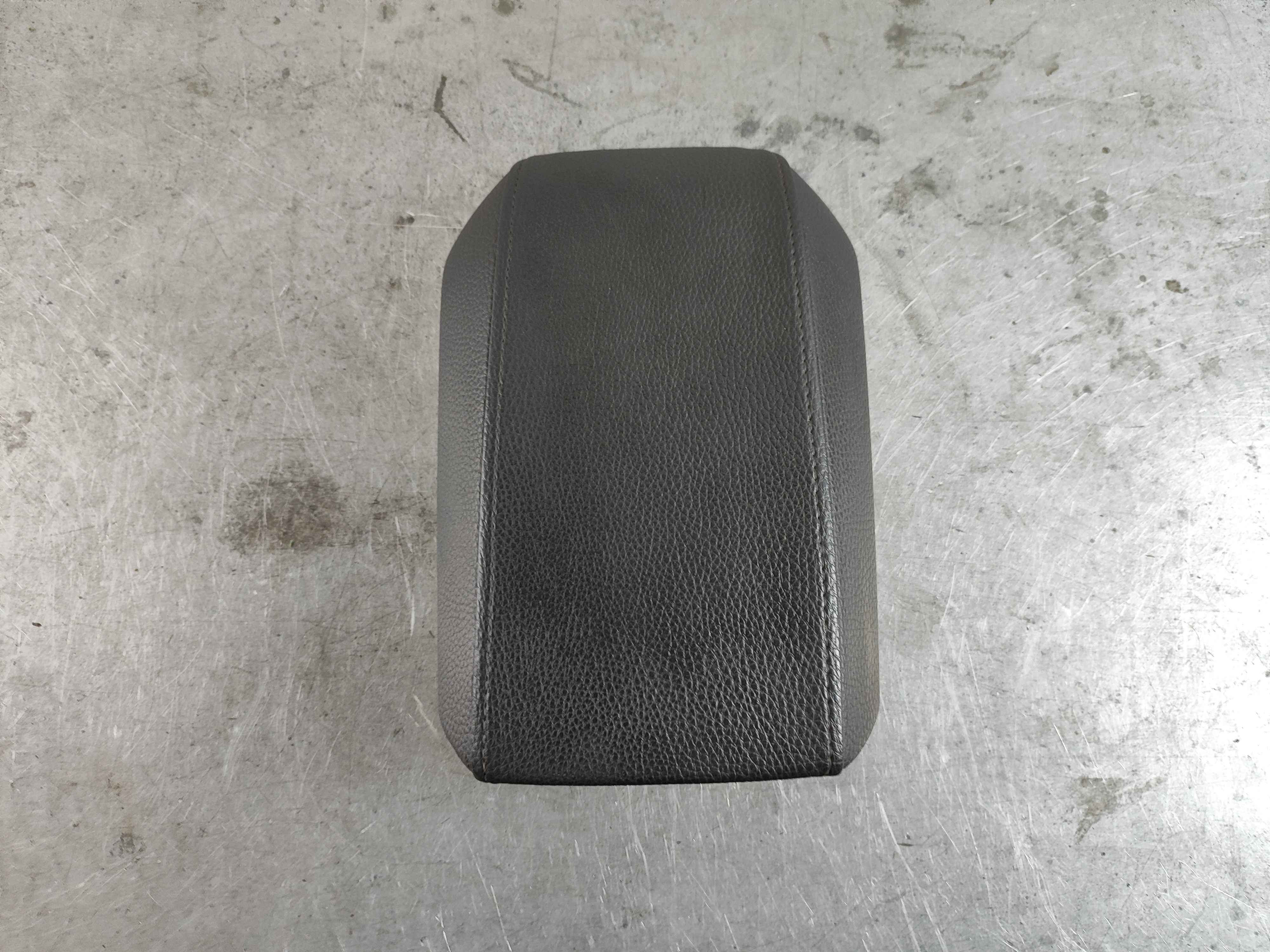 Arm rest, without RSE (XC90 (03-))