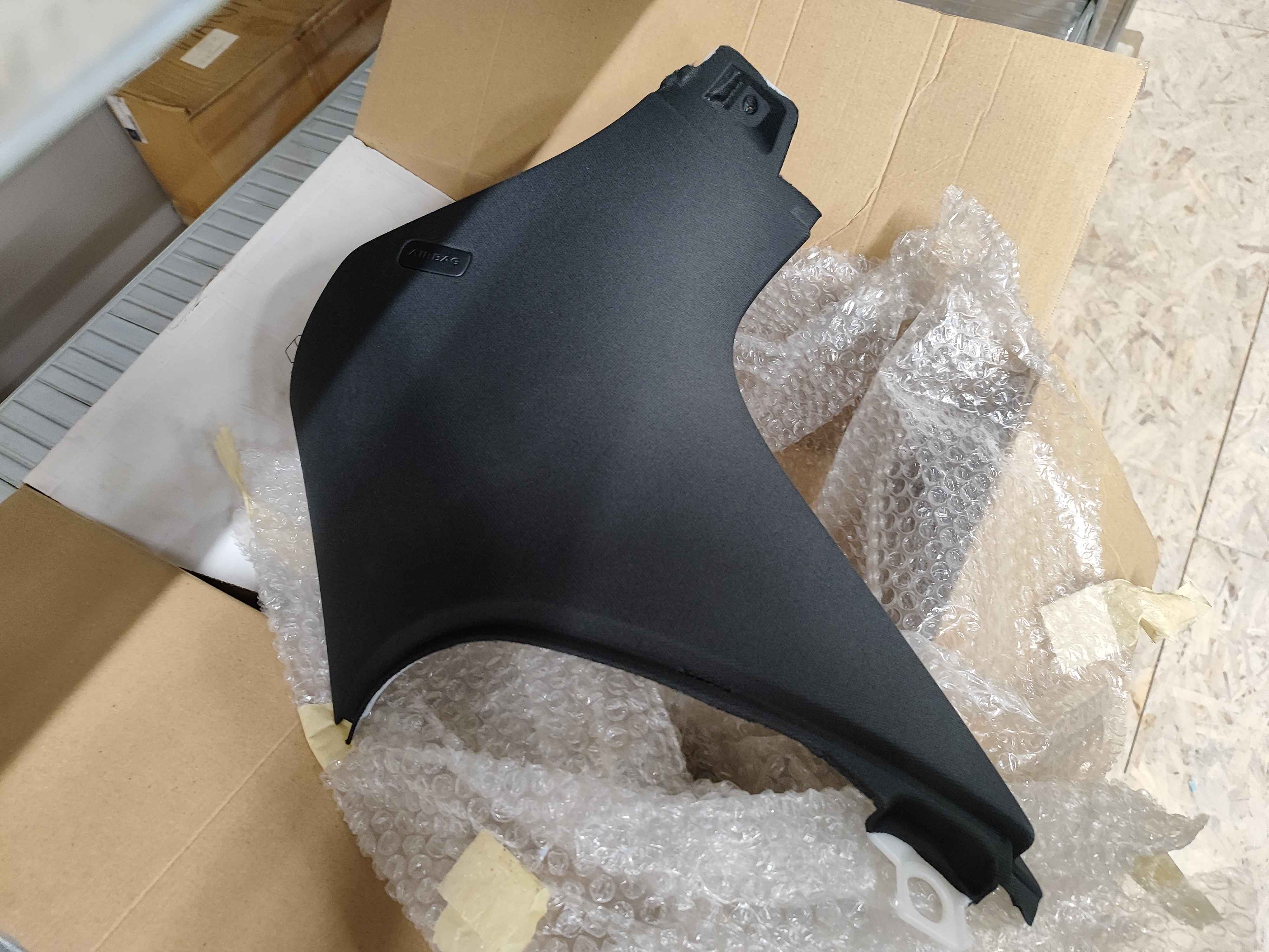 D-pillar trim soul (black)