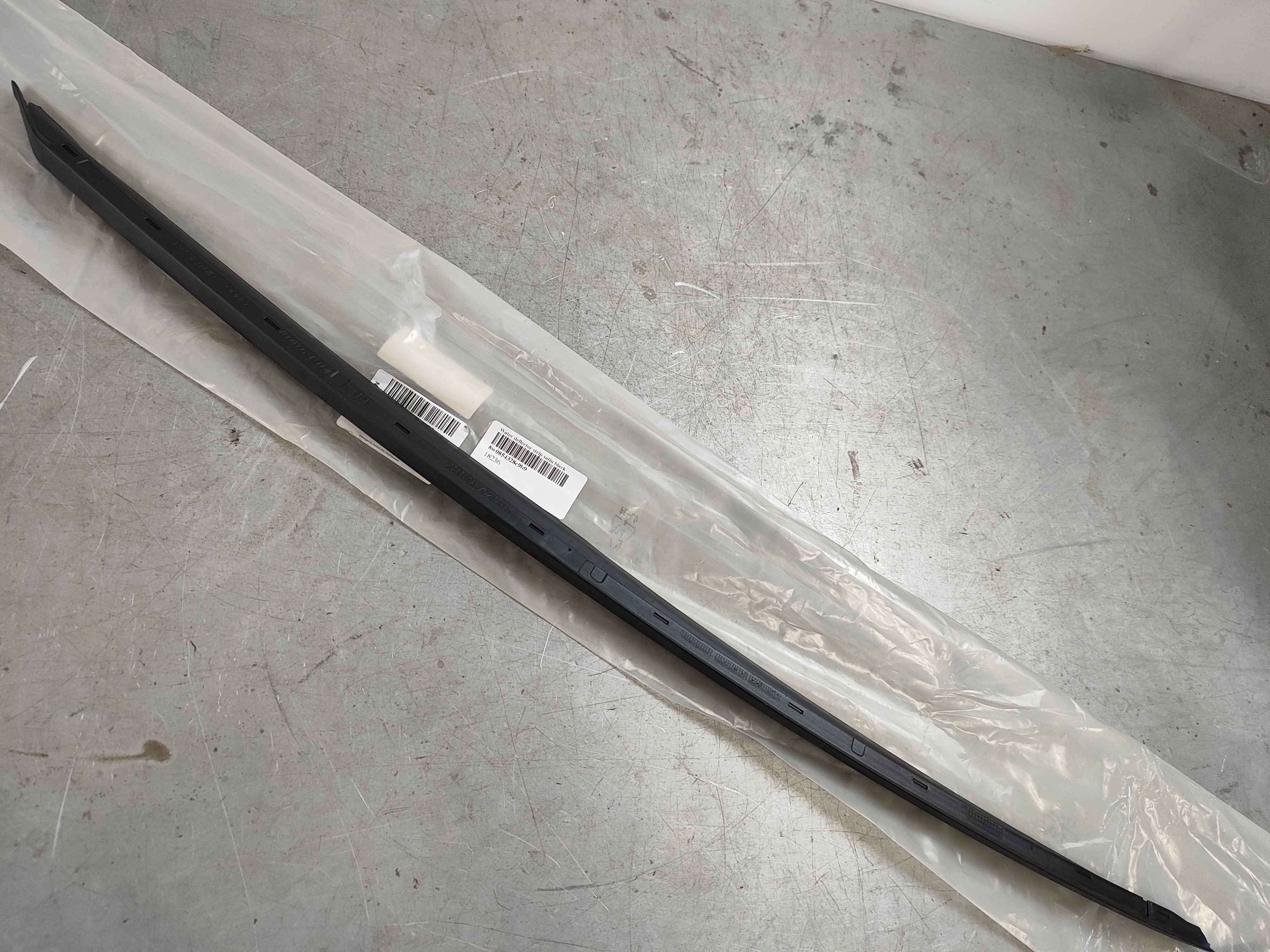 Water deflector strip satin black