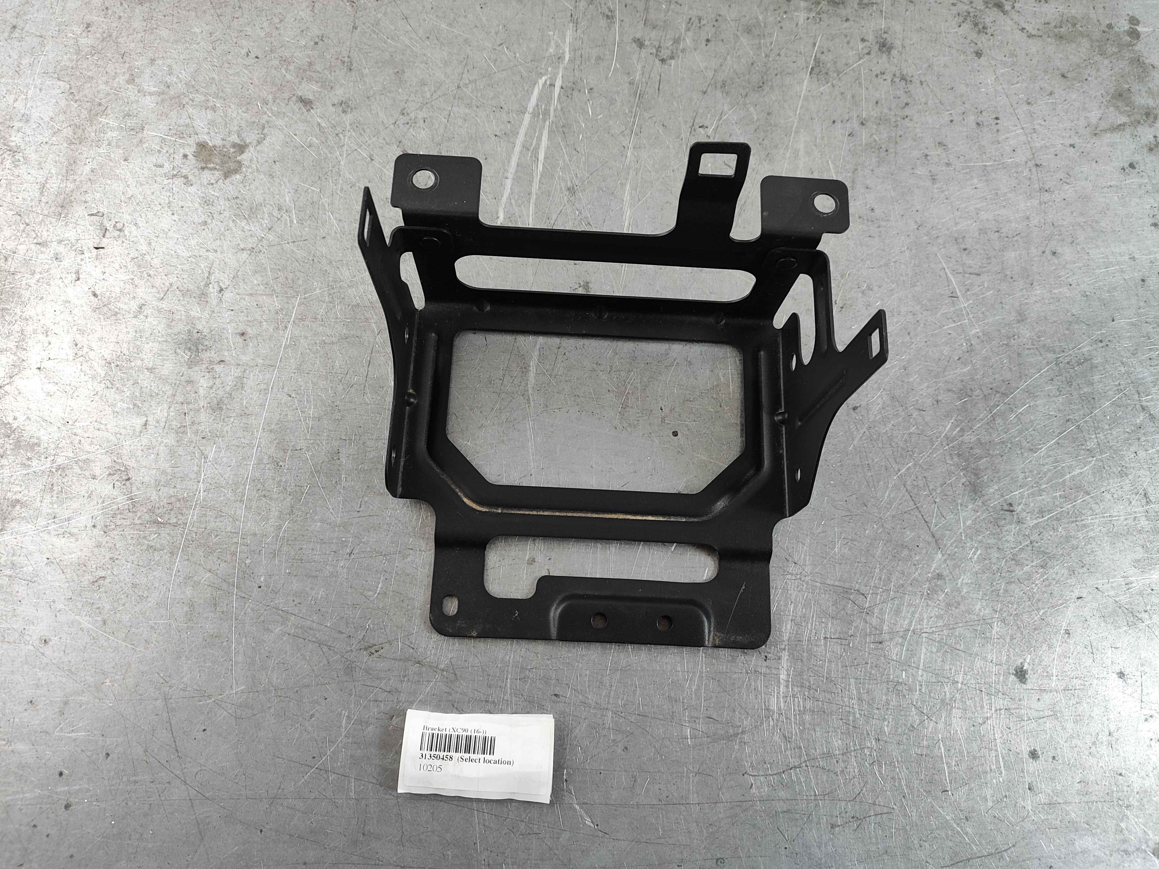 Bracket (XC90 (16-))