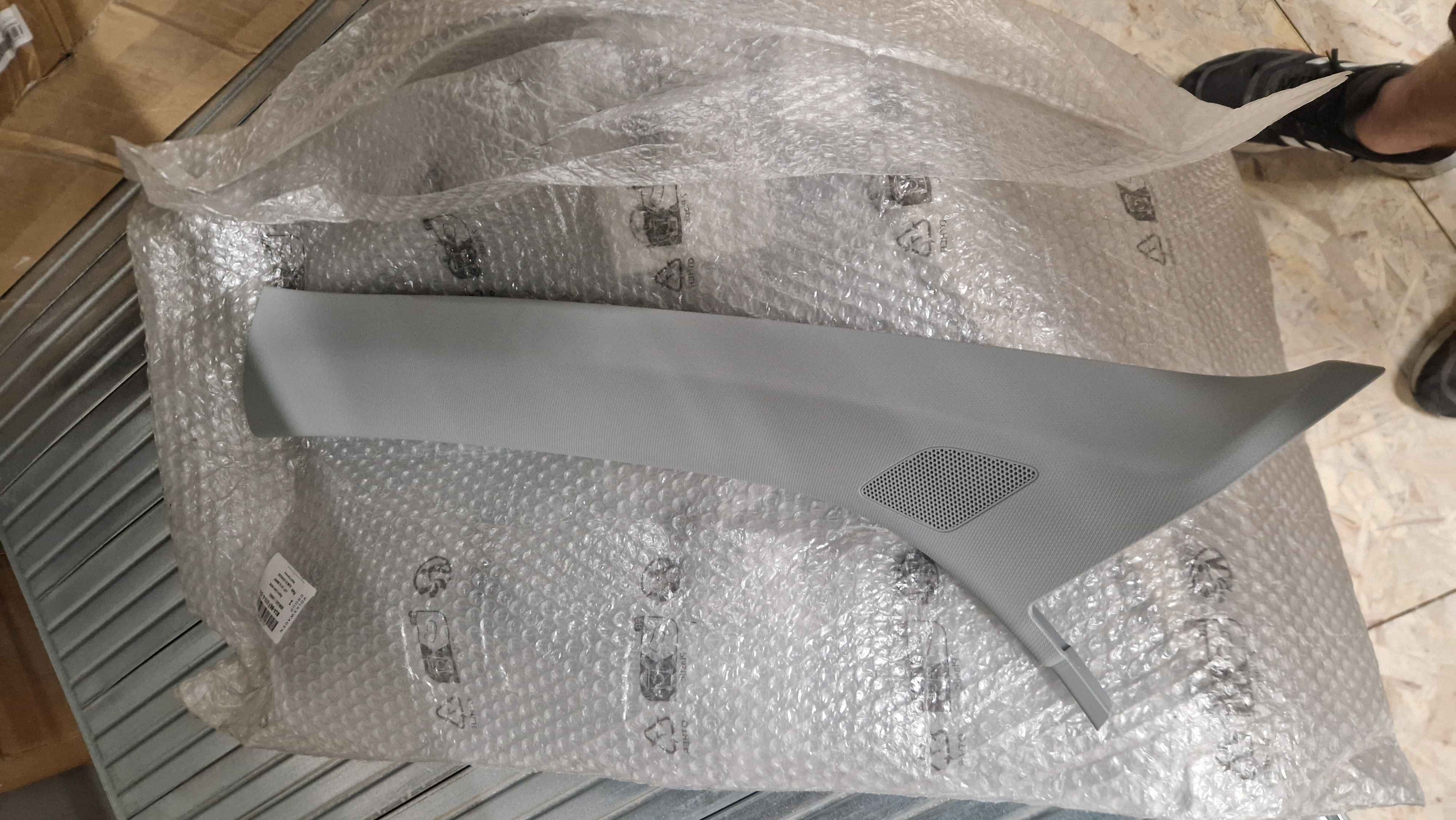 A-pillar trim titanium grey Audi Q2 81