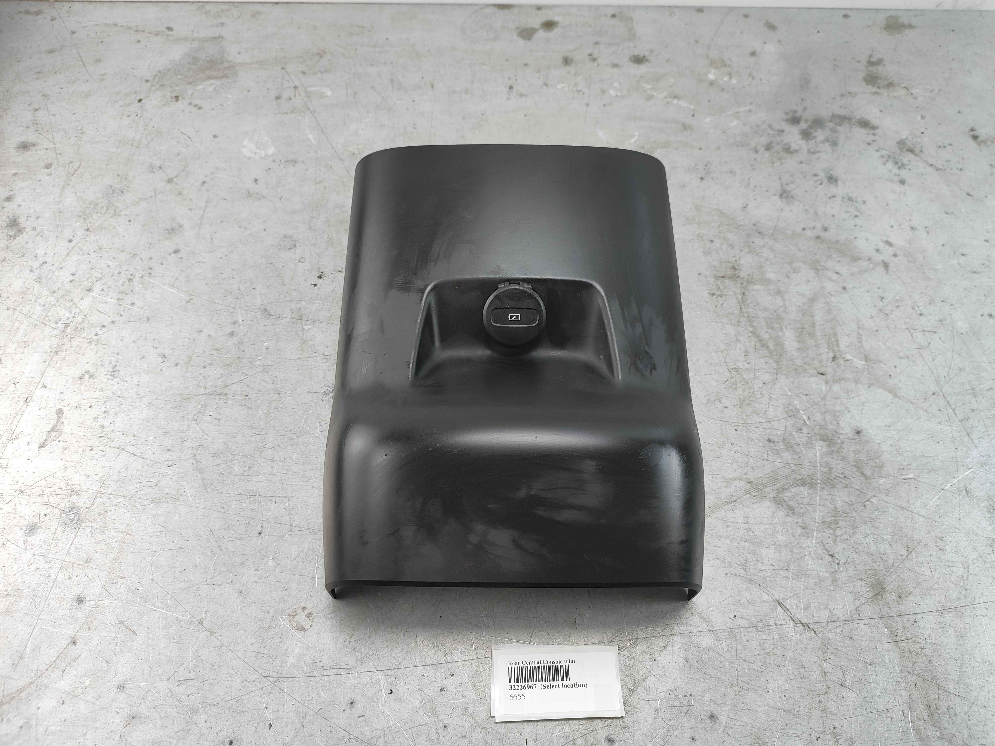 Rear Central Console trim