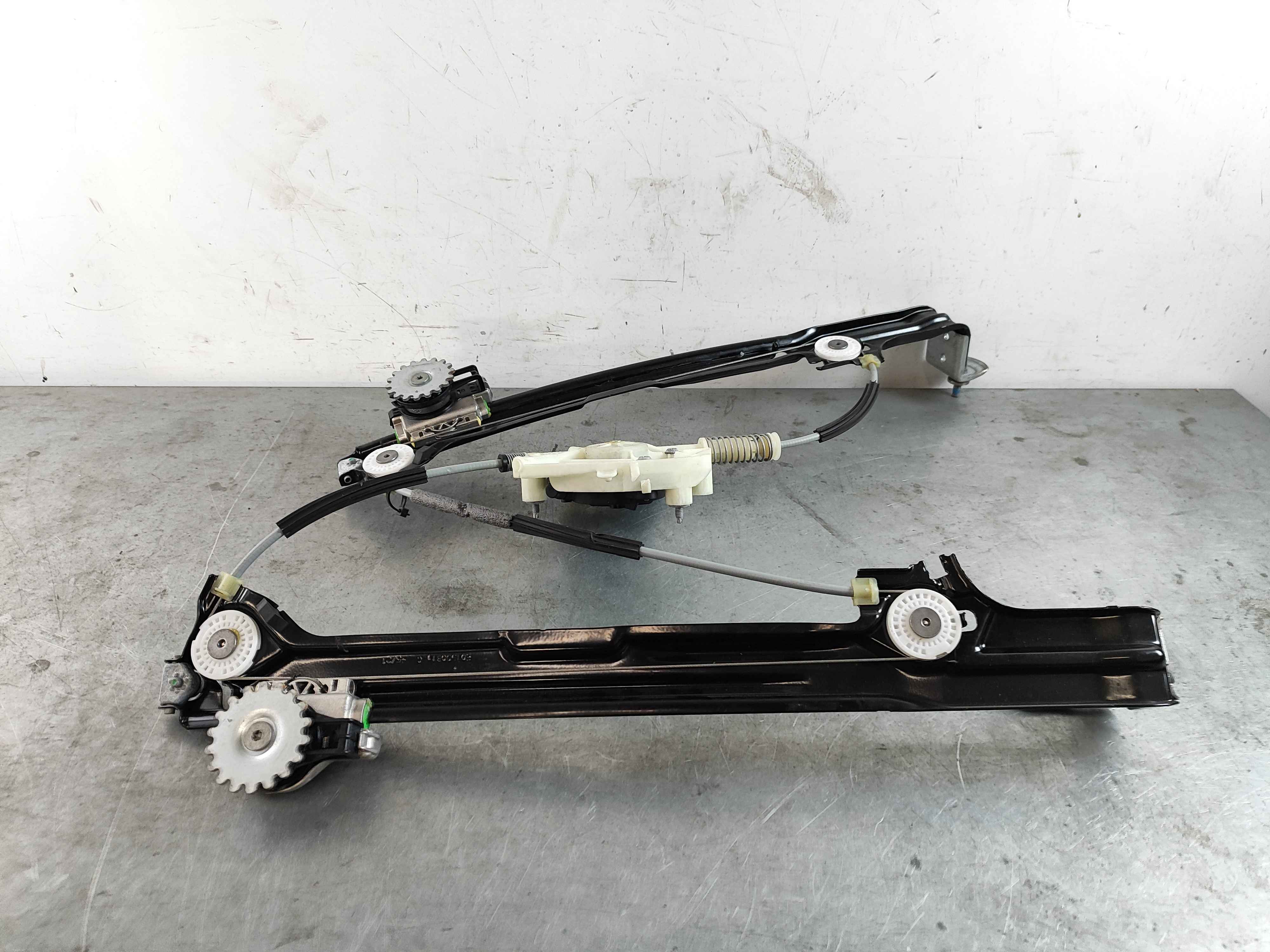 Rear rh power window mechani