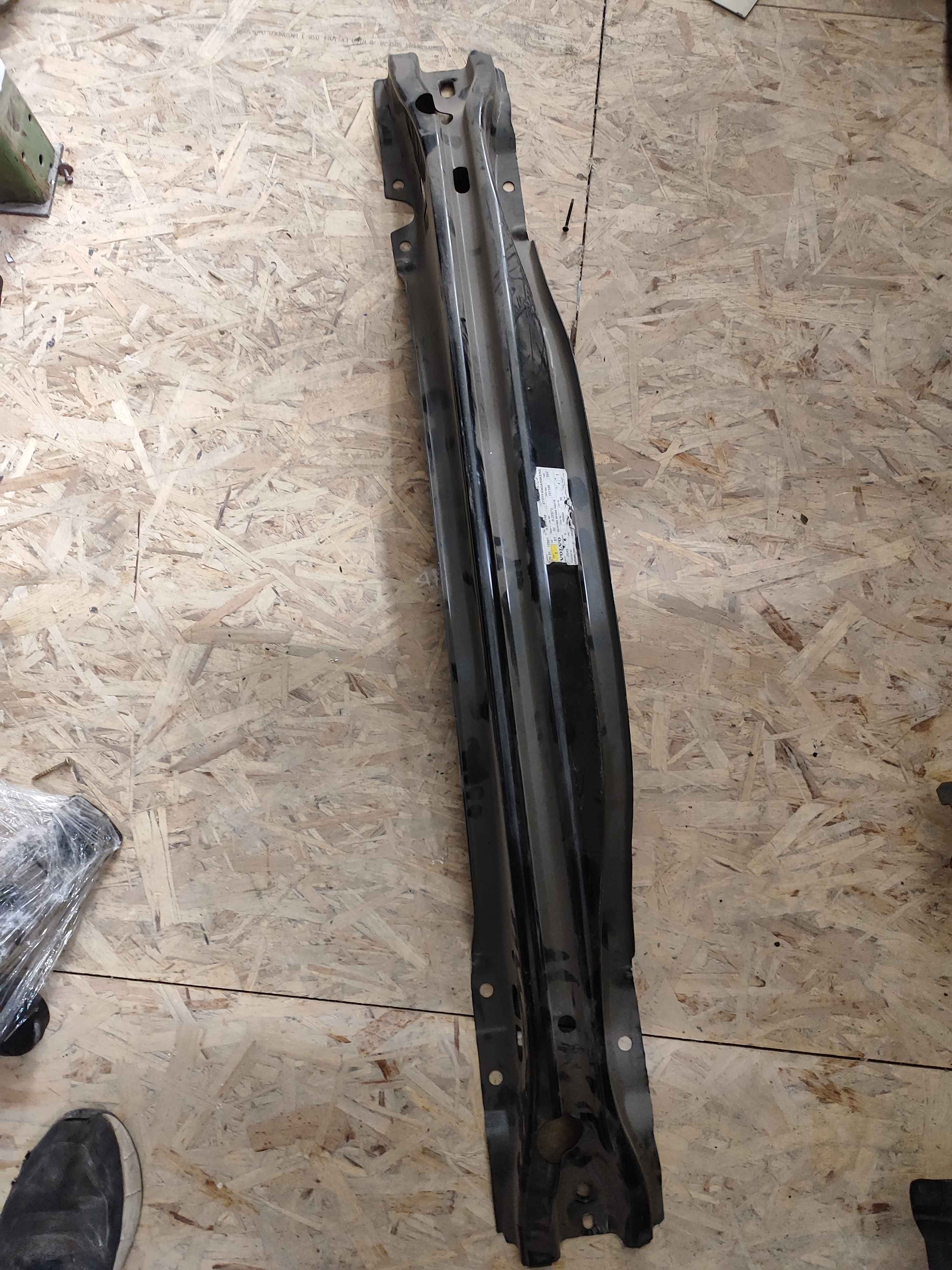 Bumper rail, S80 (07-)