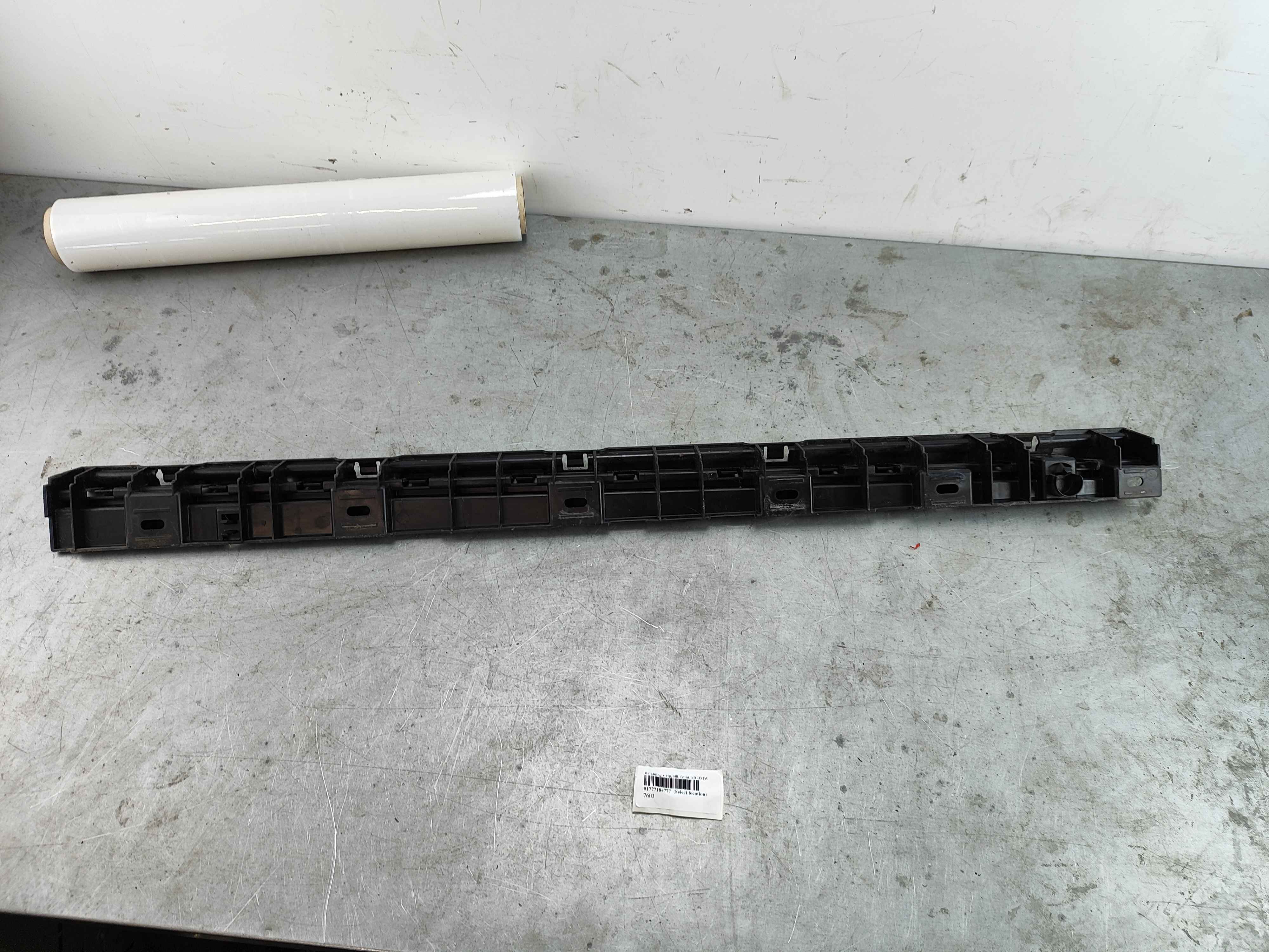 Retaining strip, sill, front left BMW