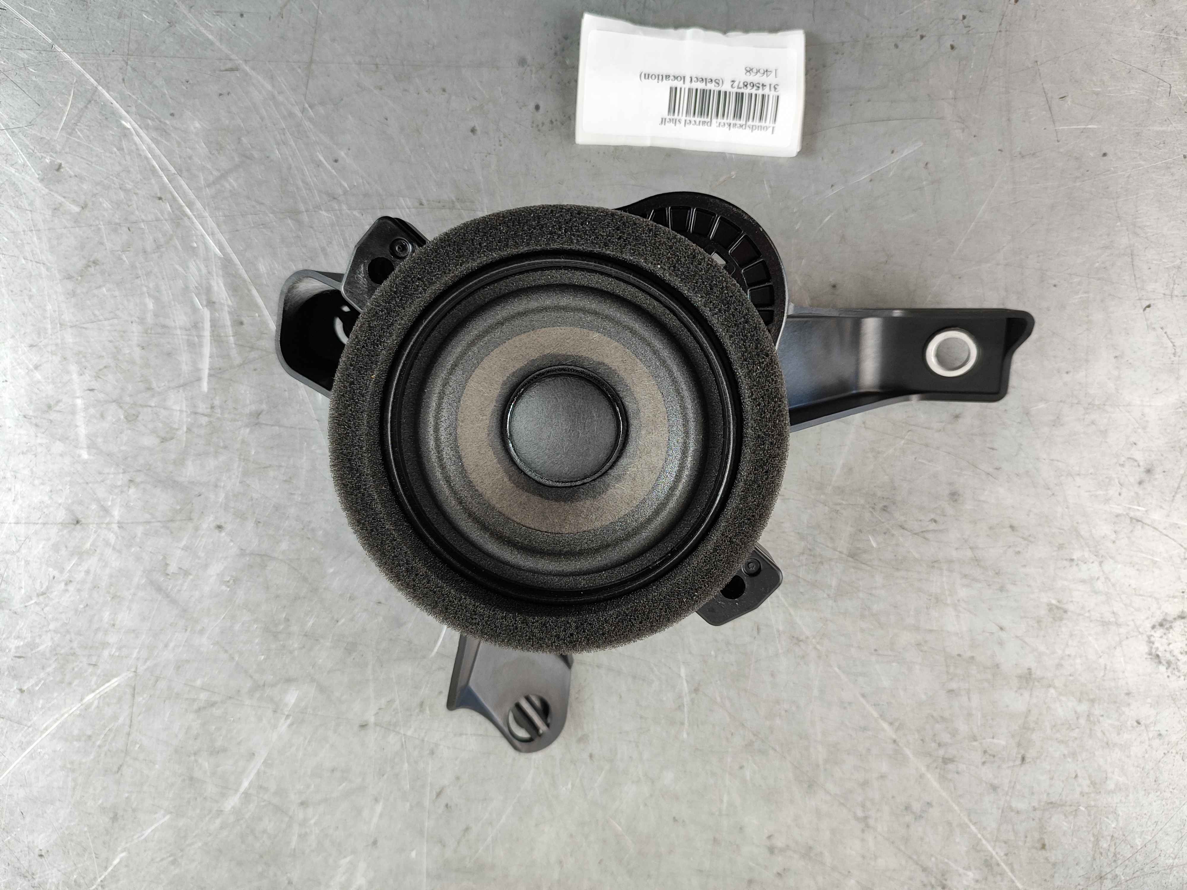 Loudspeaker, parcel shelf