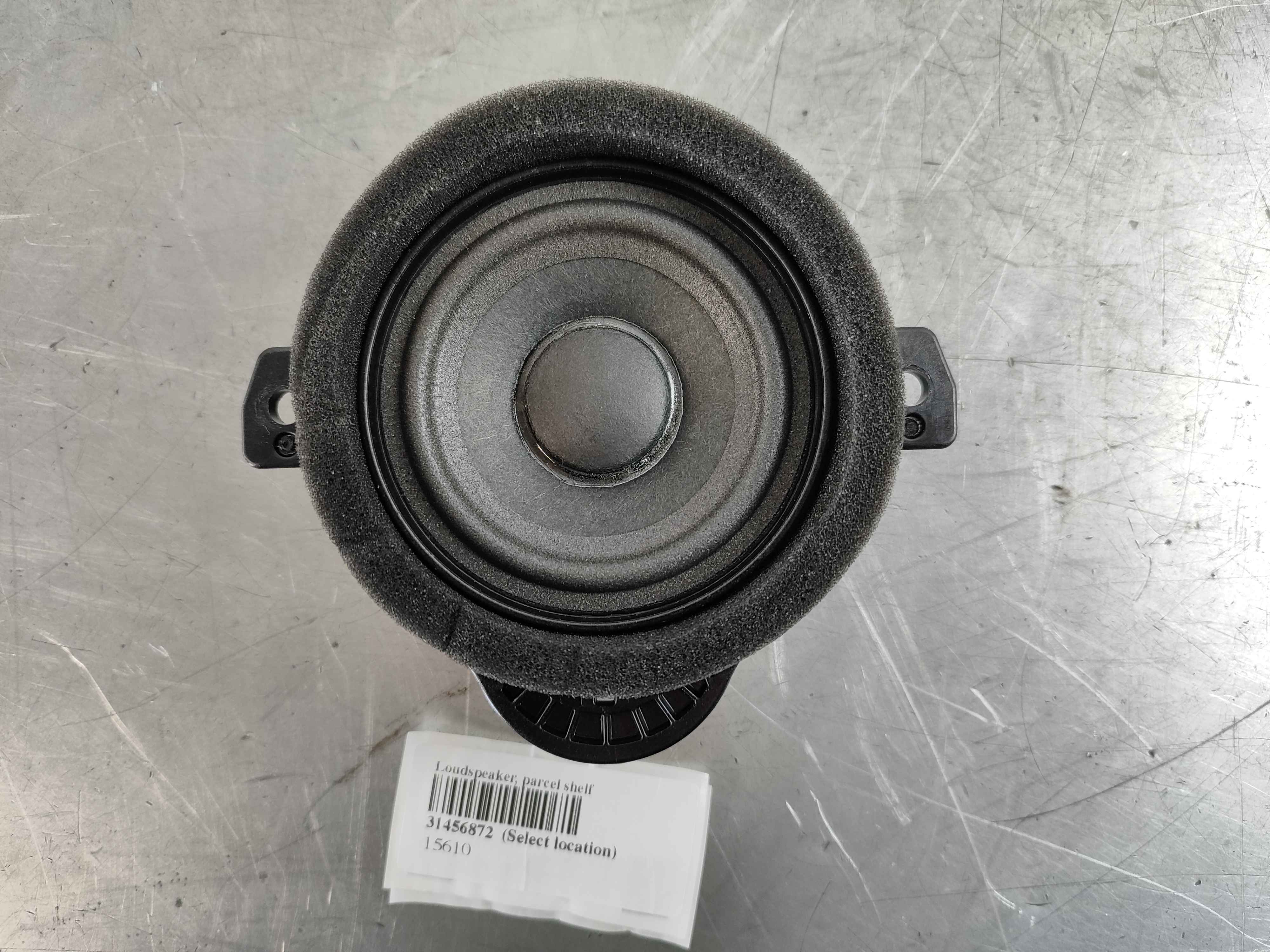 Loudspeaker, parcel shelf