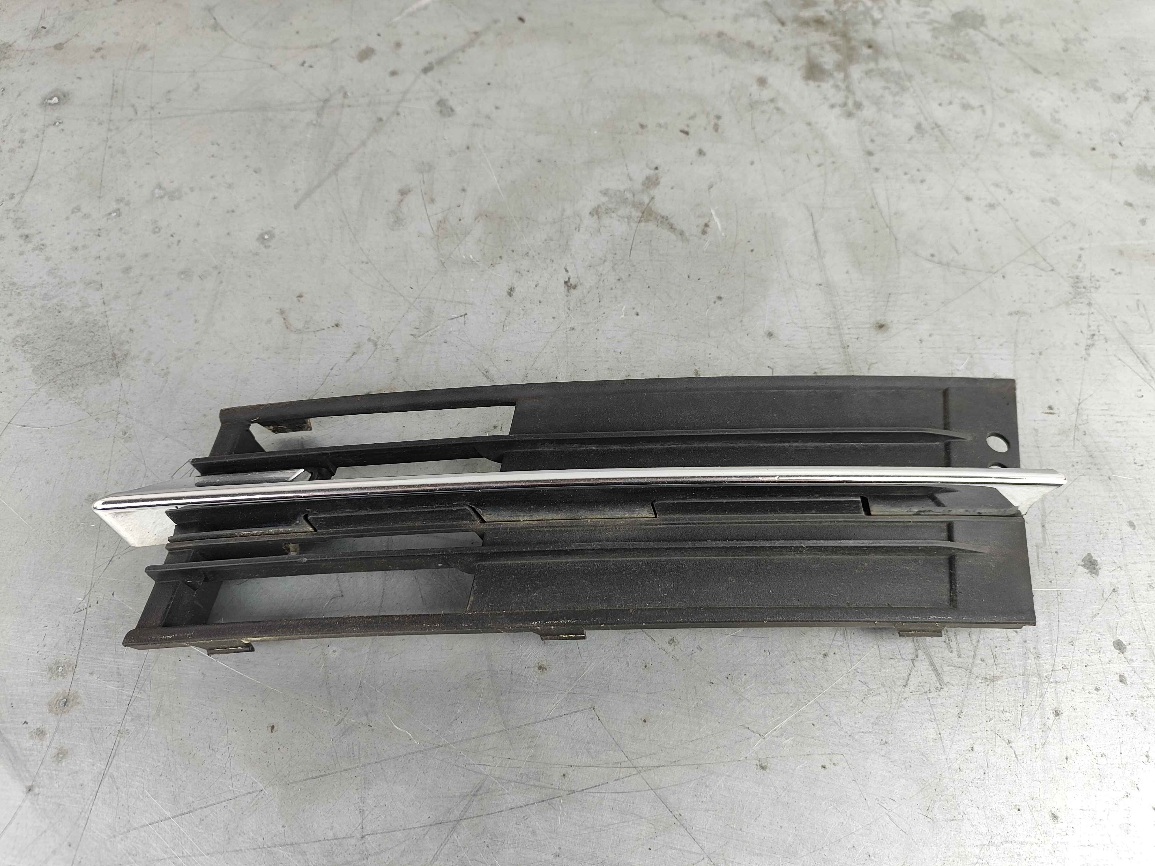 Grille, air inlet, partly closed, left BMW