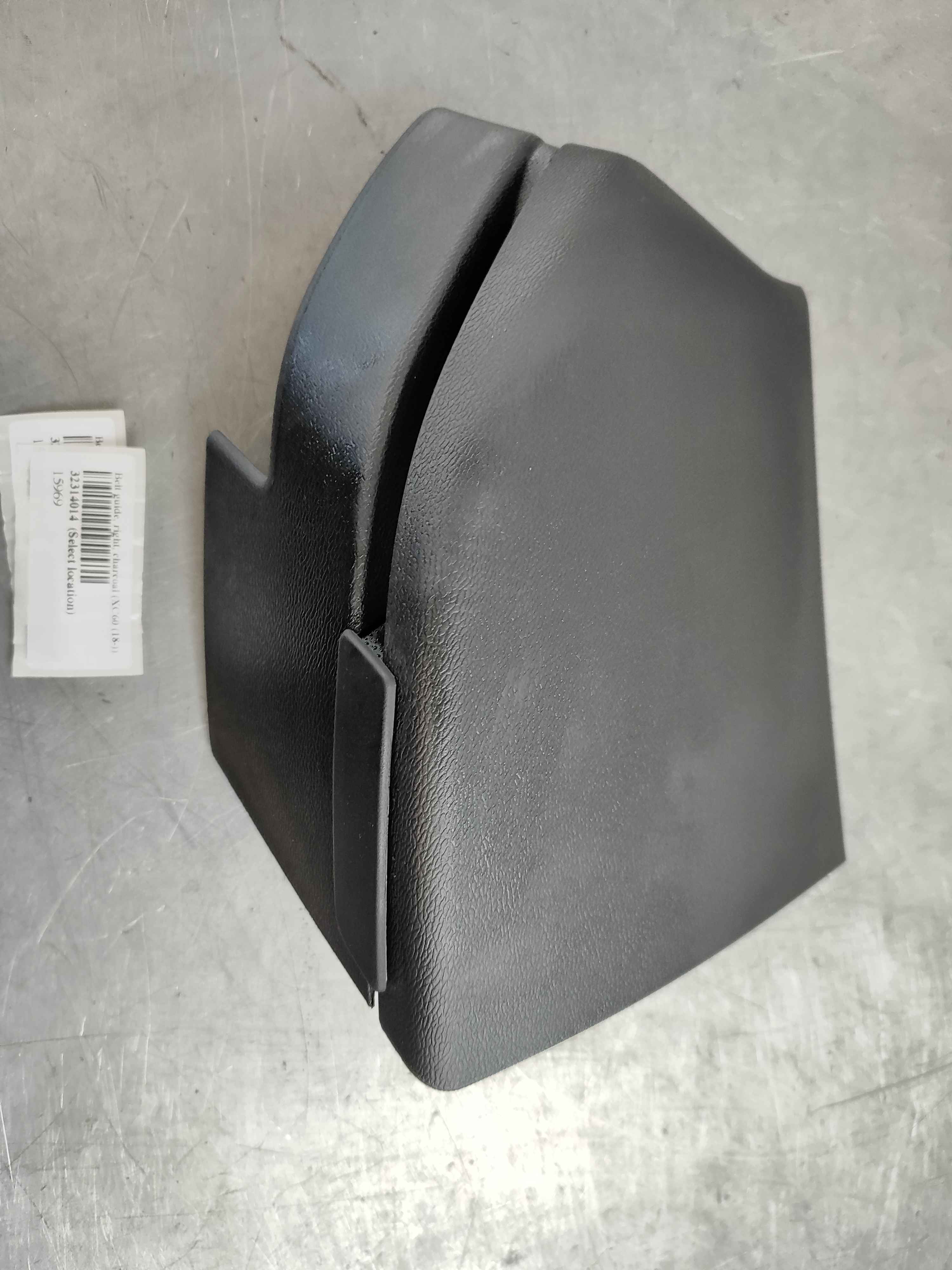 Belt guide, right, charcoal (XC60 (18-))