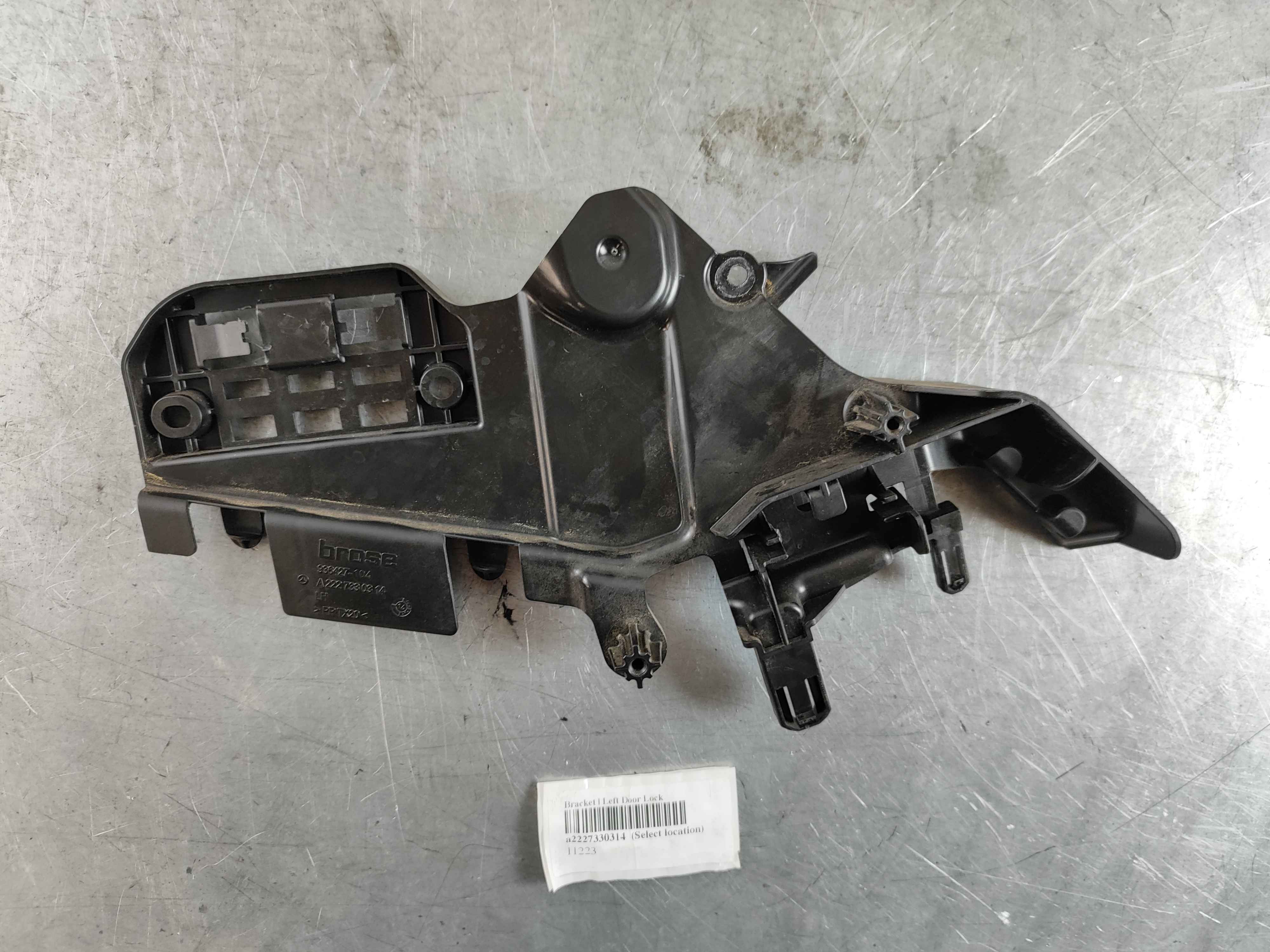 Bracket | Left Door Lock