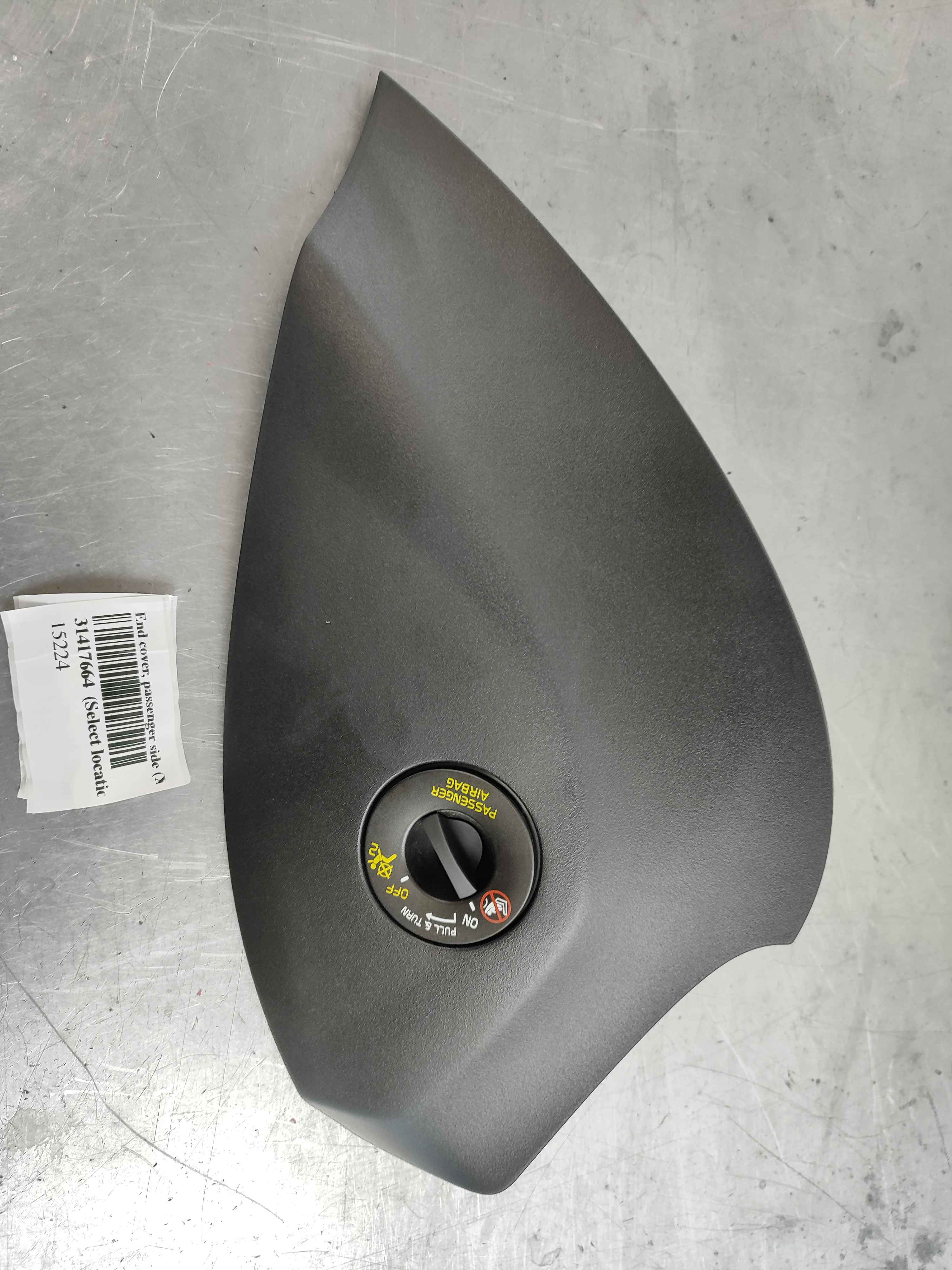 End cover, passenger side (XC60 (18-))