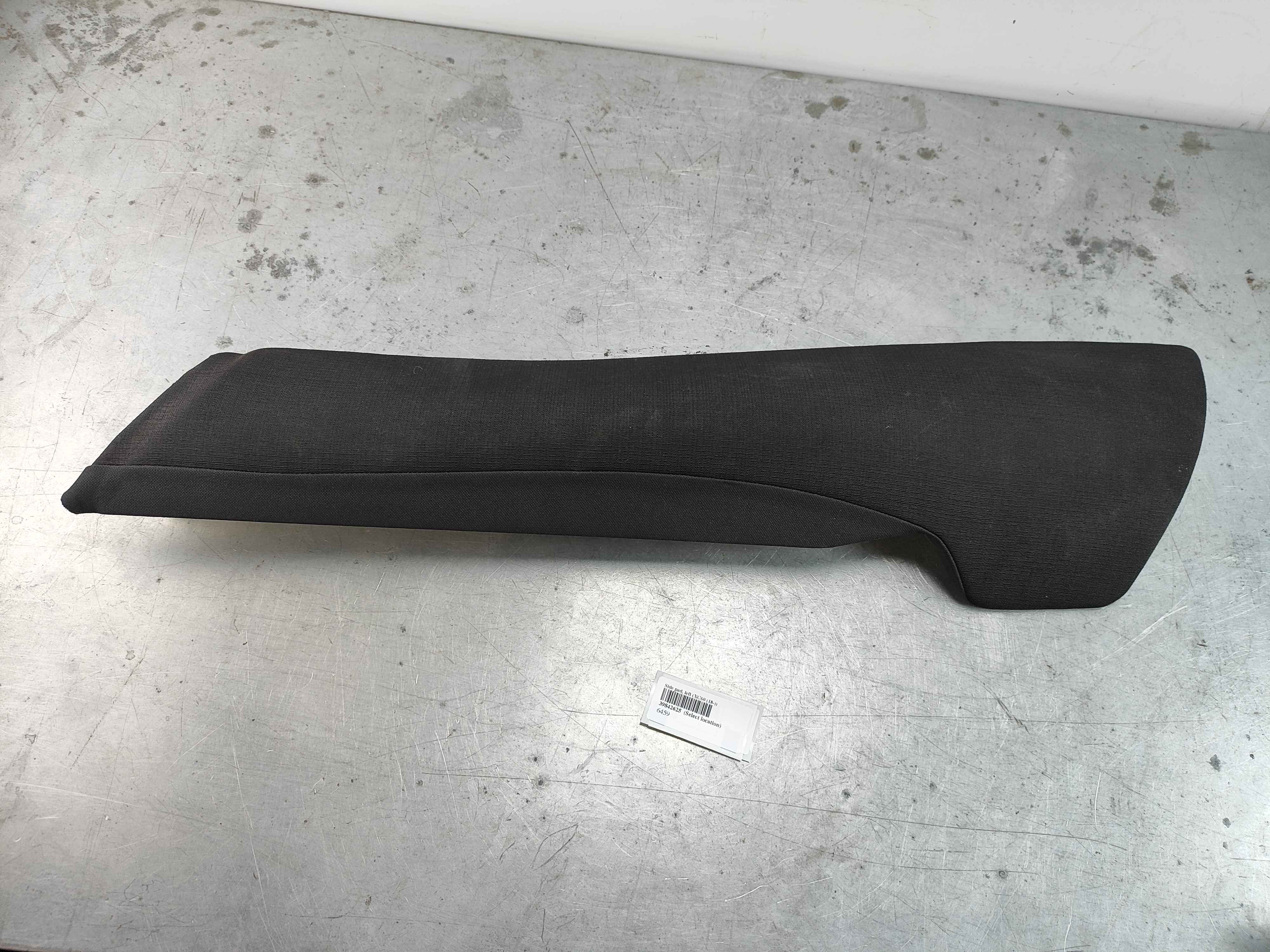 Side pad, left (XC60 (18-))