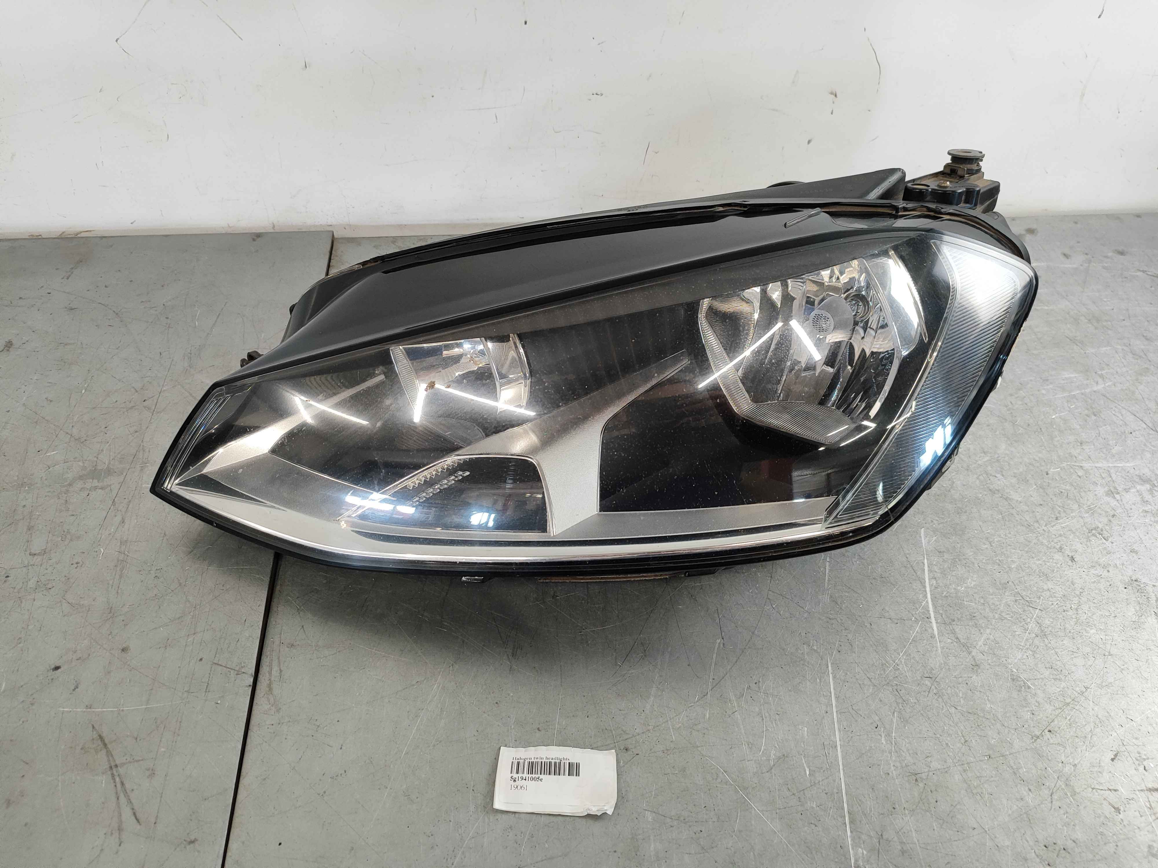 Halogen twin headlights