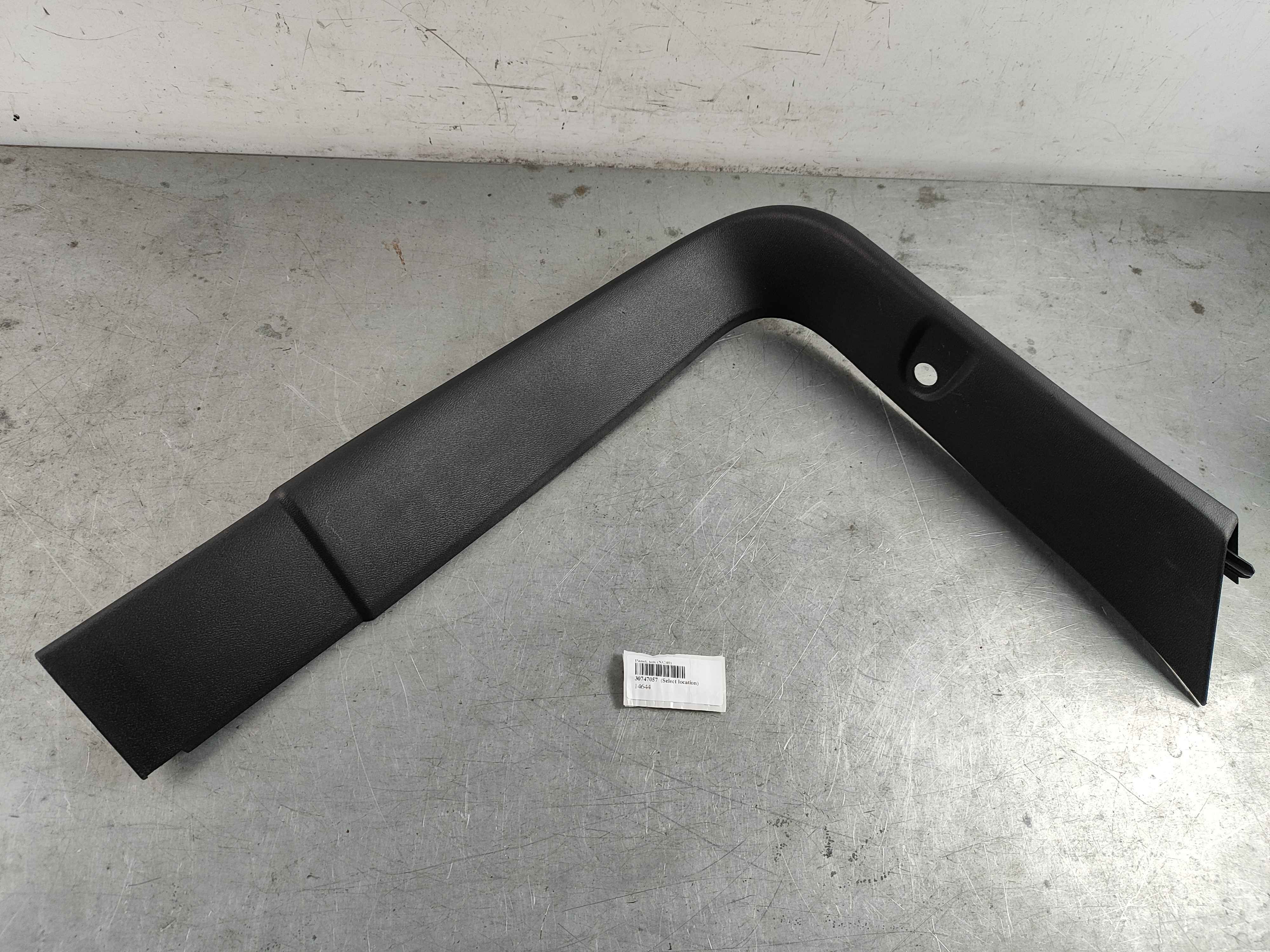 Panel, left (XC40)