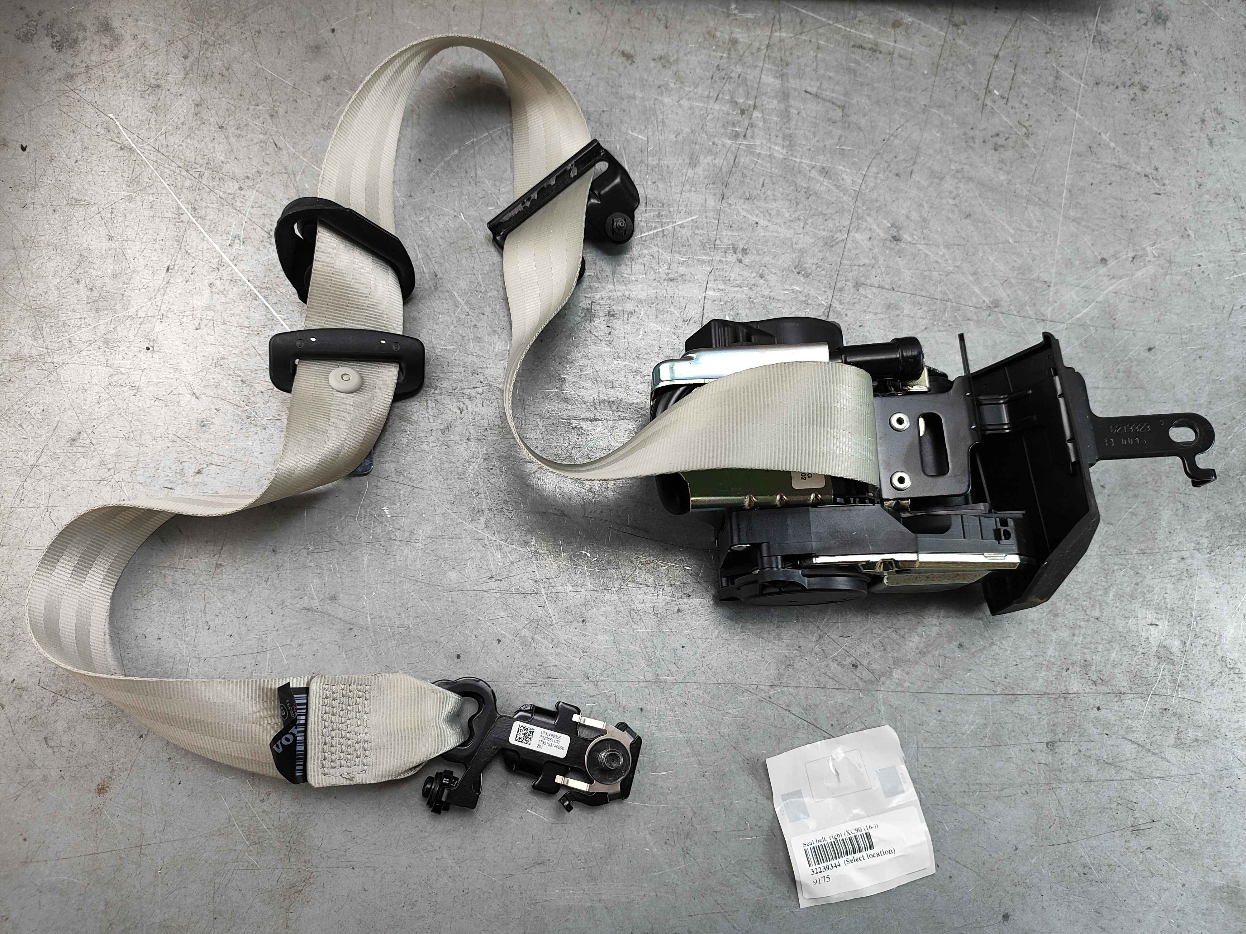Seat belt, right (XC90 (16-))