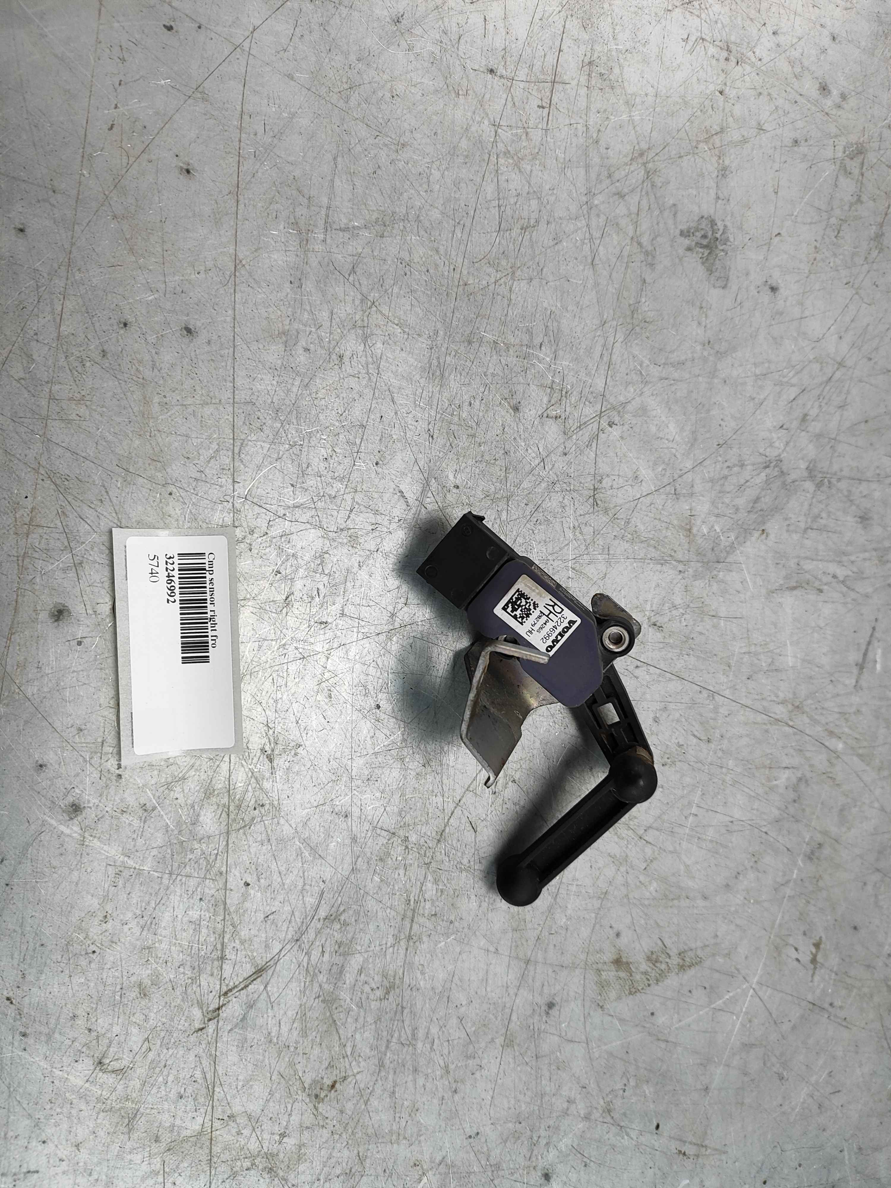 Cmp sensor right front