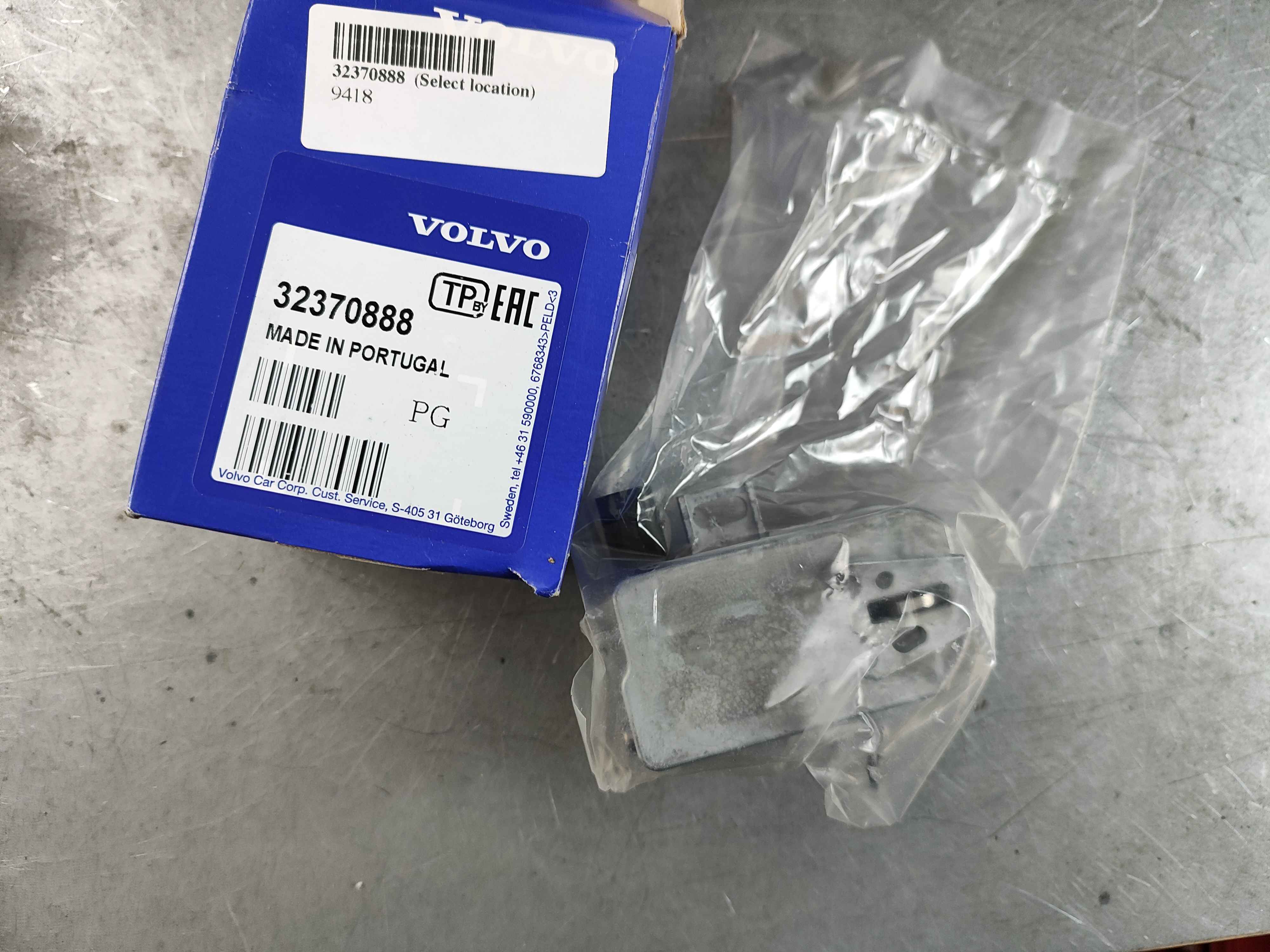 Volvo 32370888