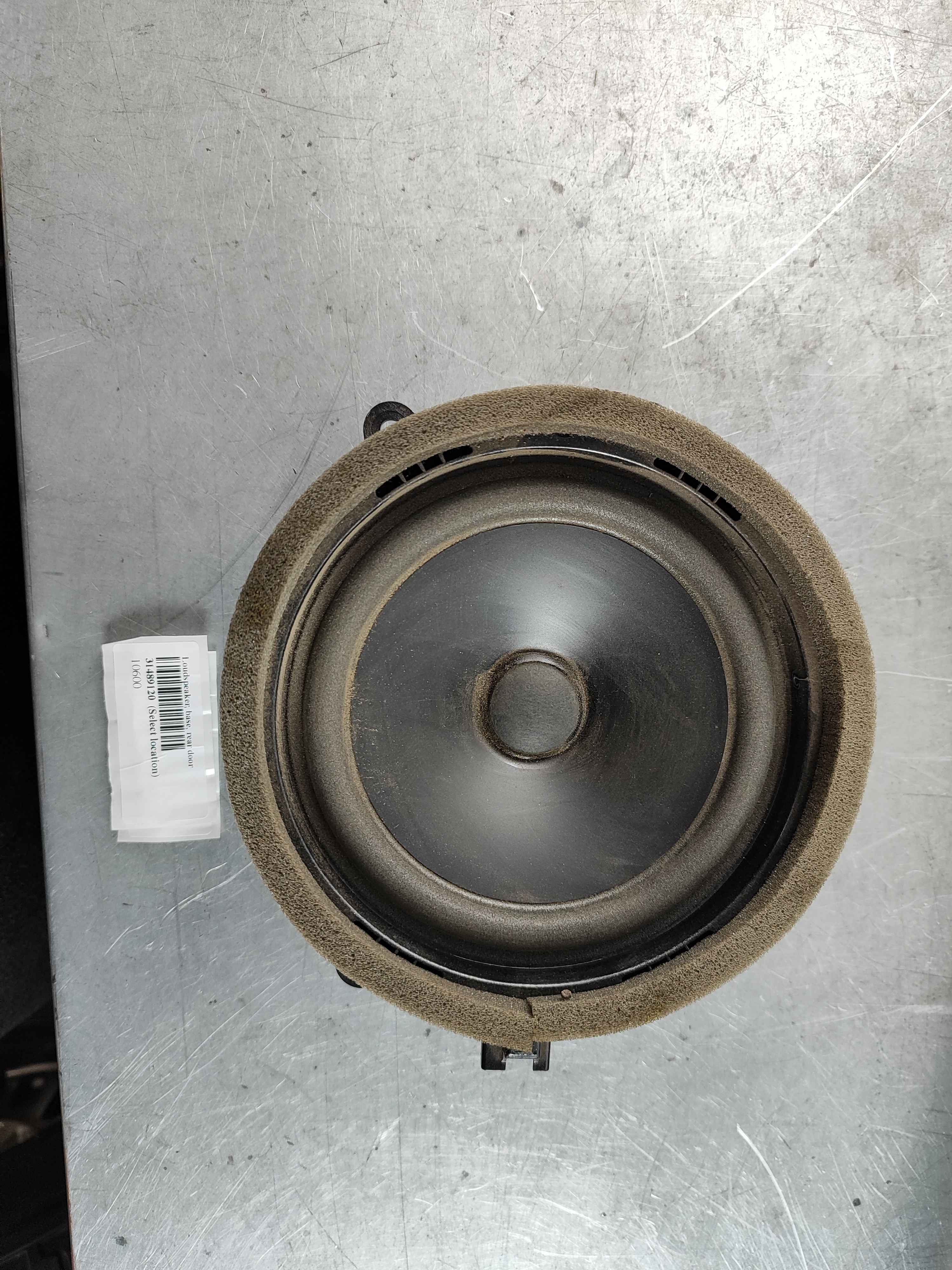 Loudspeaker, base, rear door