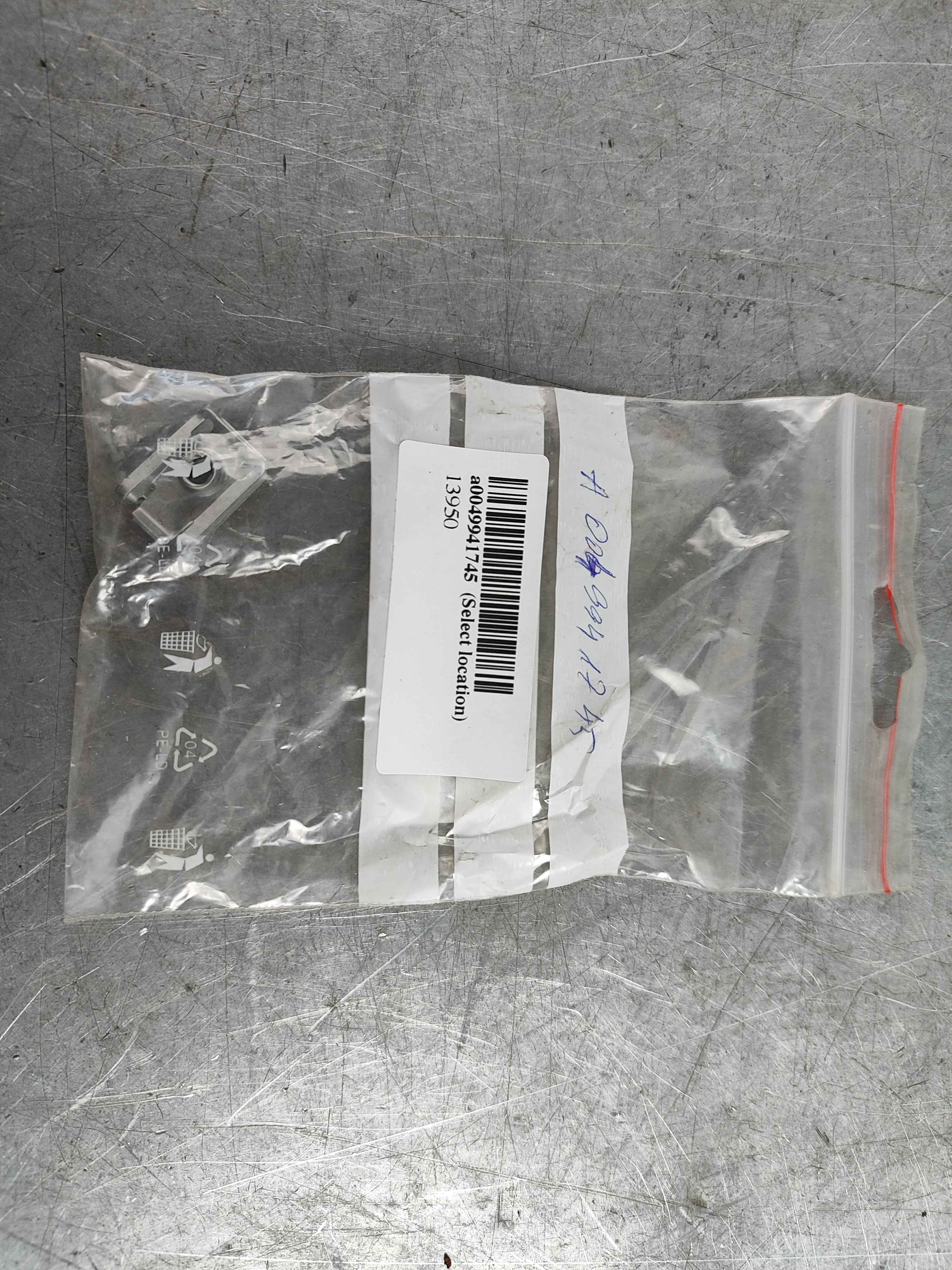 Mercedes-Benz a0049941745