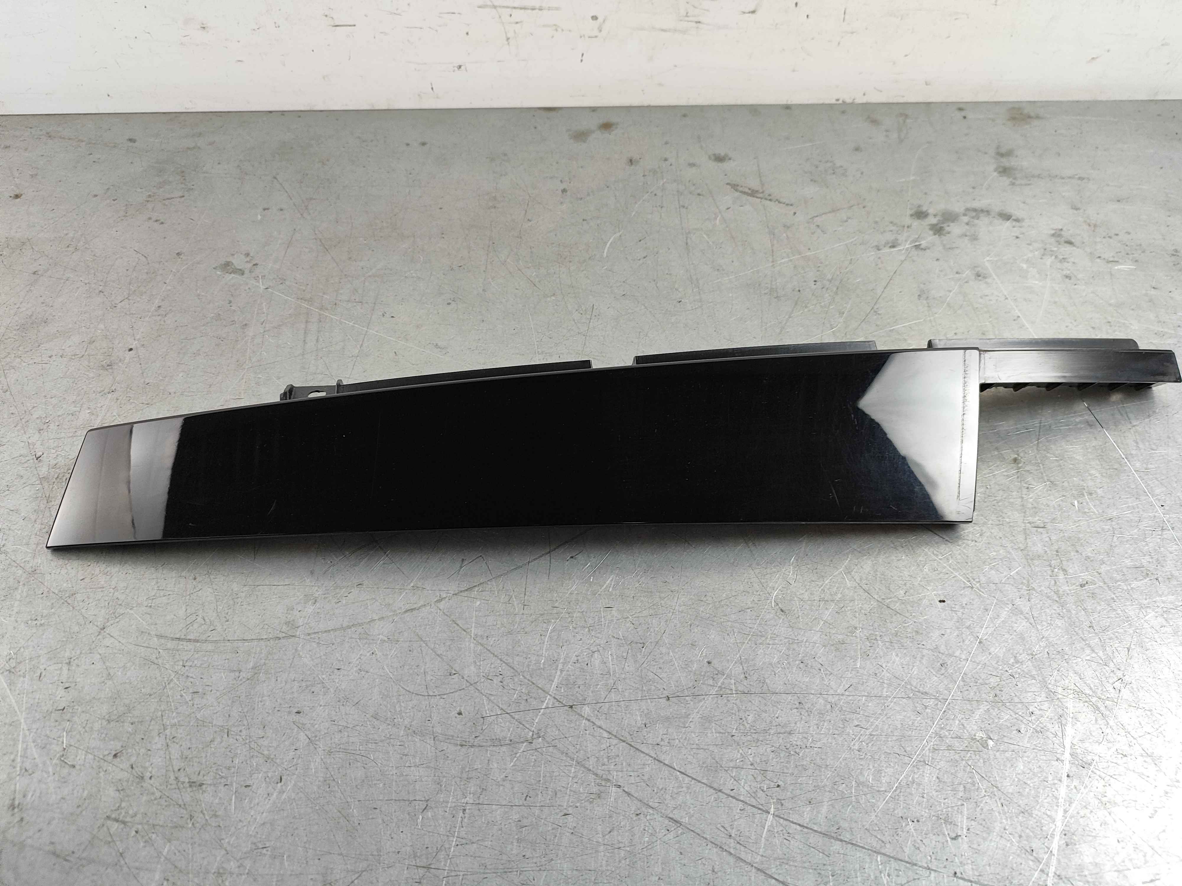 Trim panel, B-pillar, front door, right (XC40)