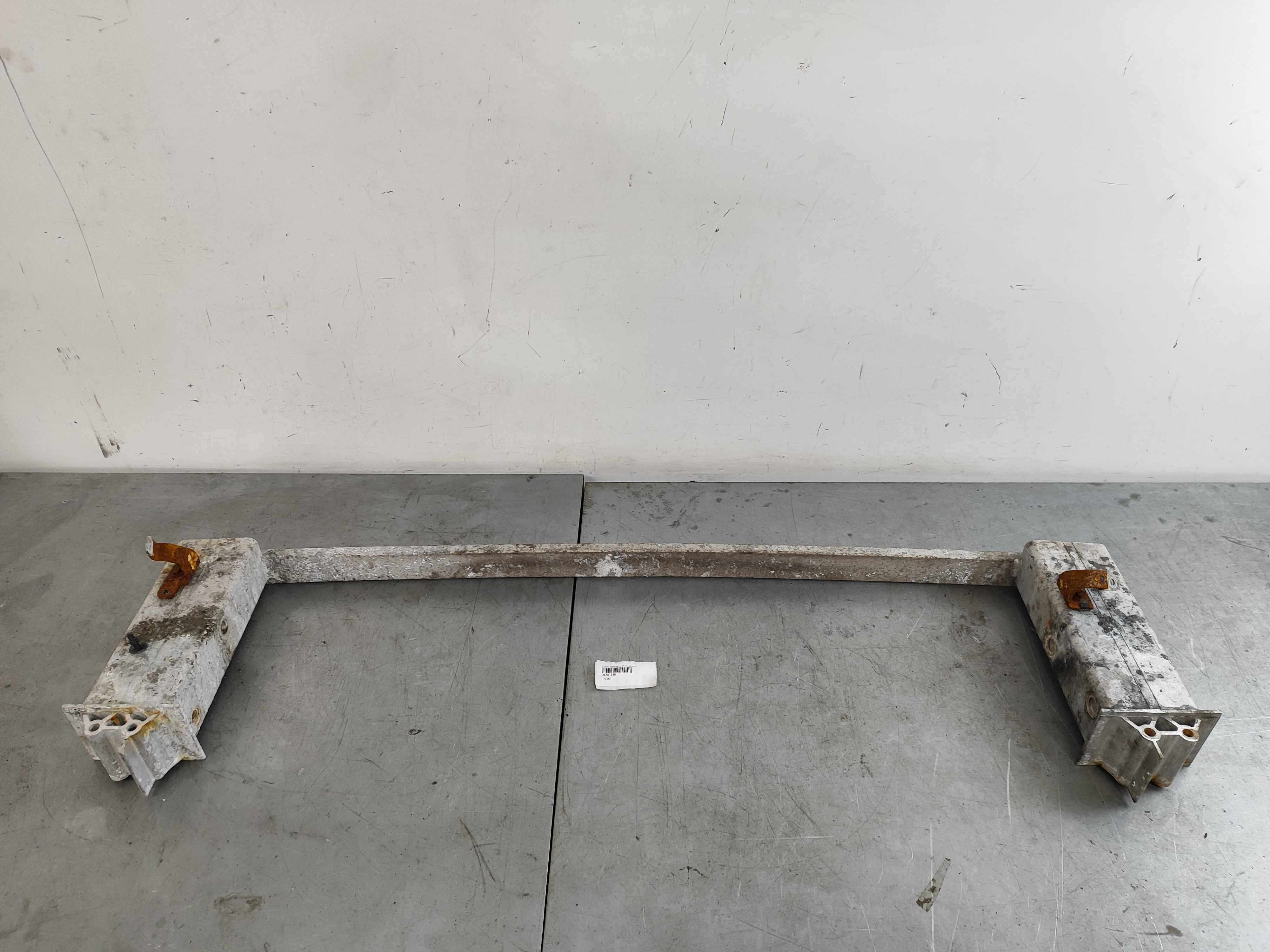 Cross member (XC90 (16-))