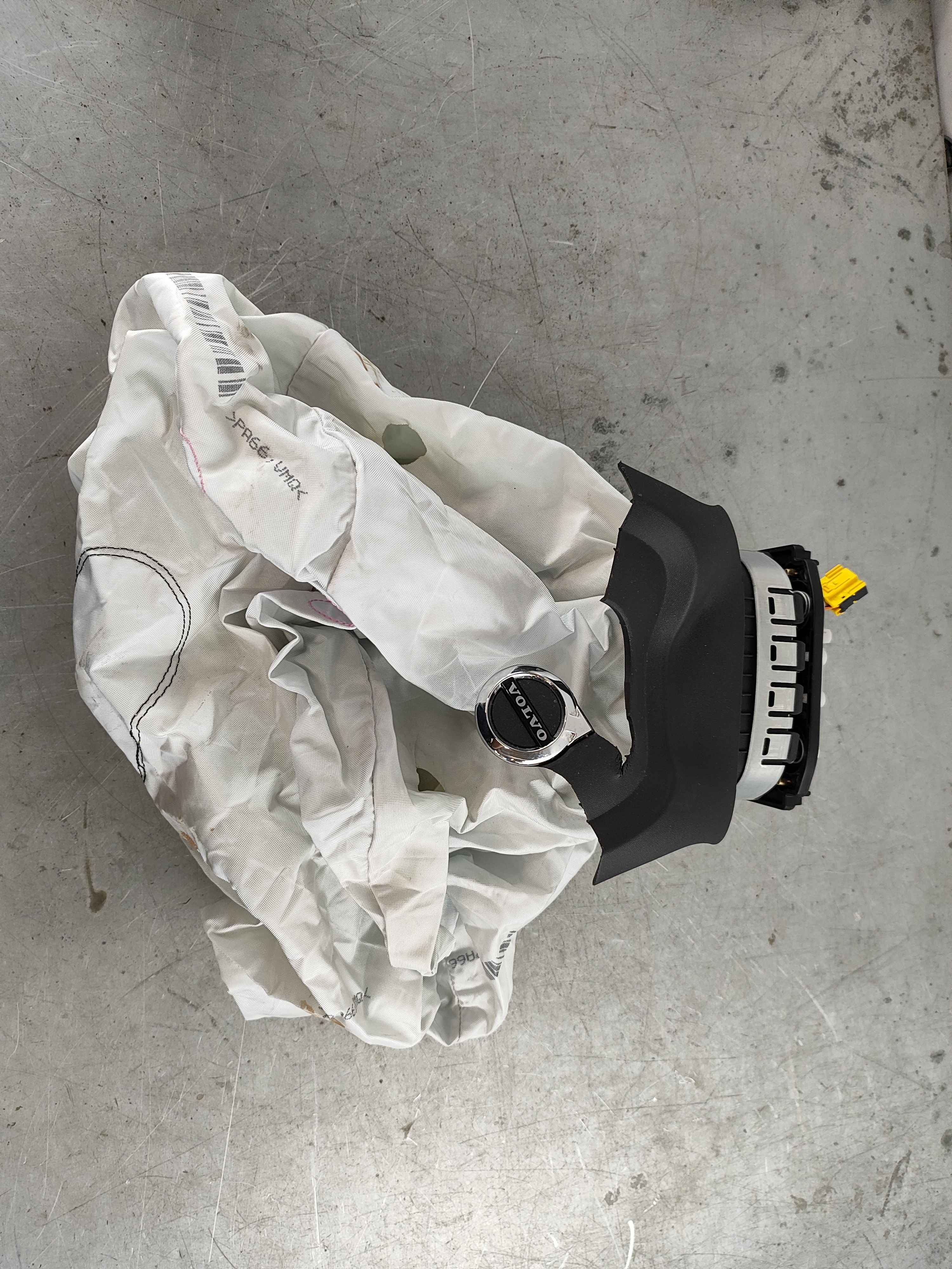 Airbag module, drivers side