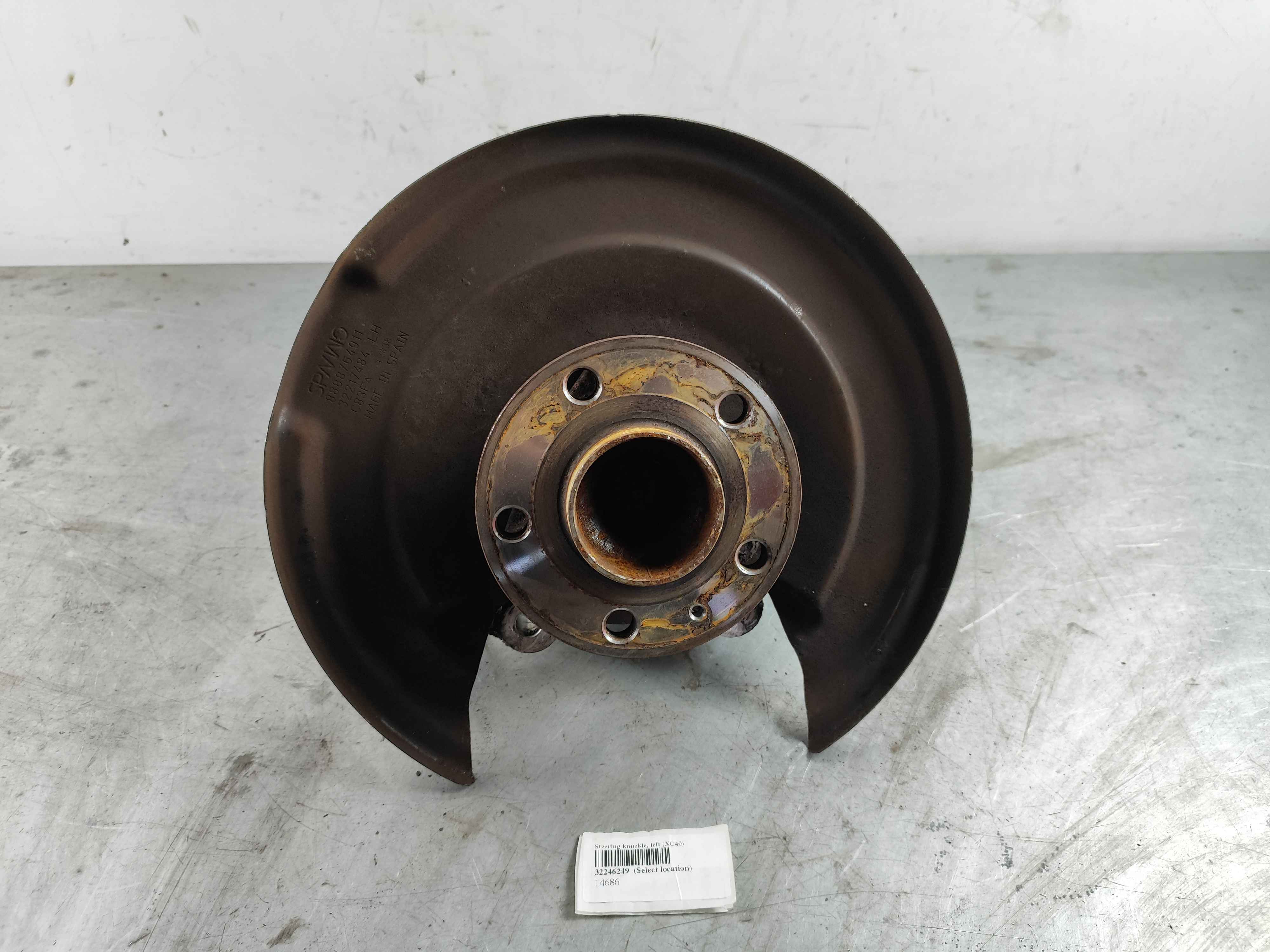 Steering knuckle, left (XC40)