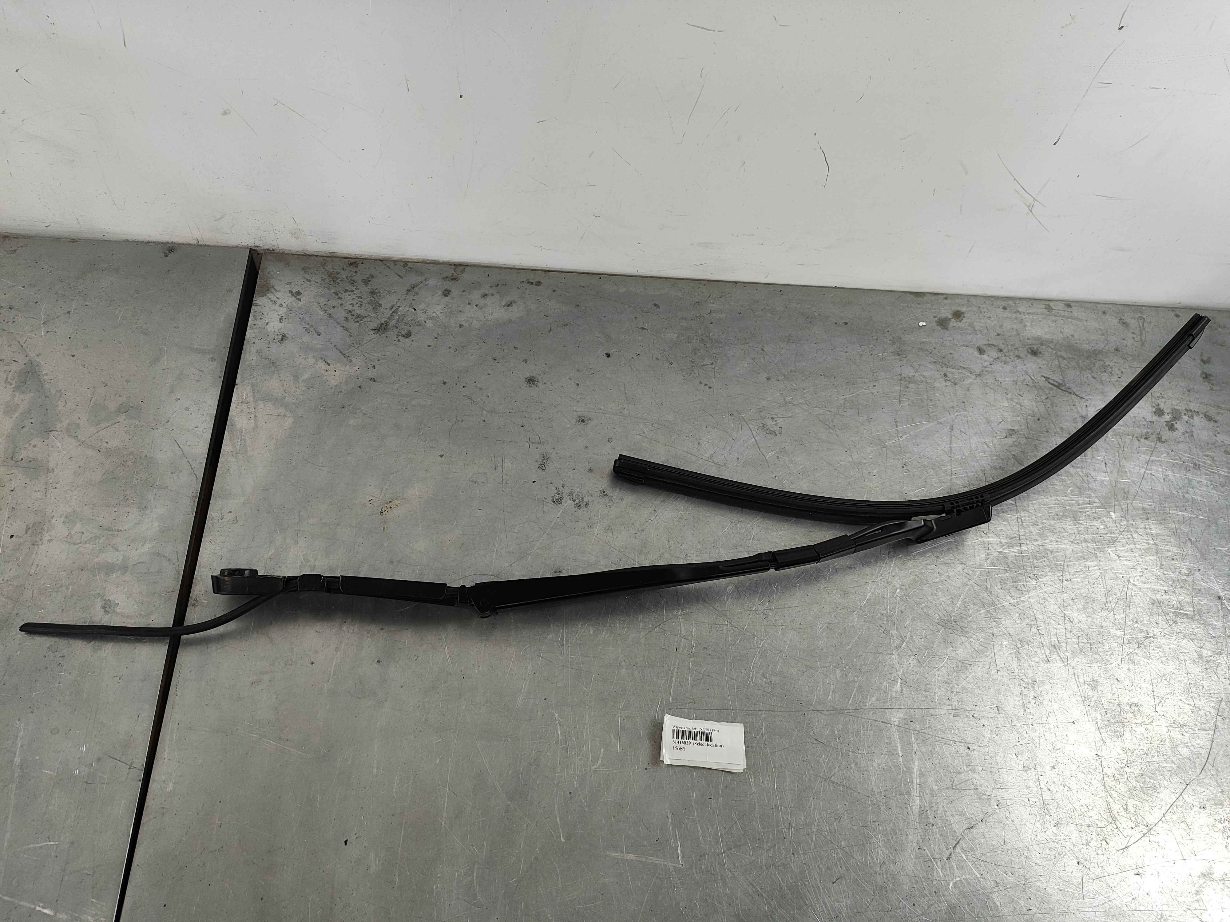 Wiper arm, left (XC60 (18-))