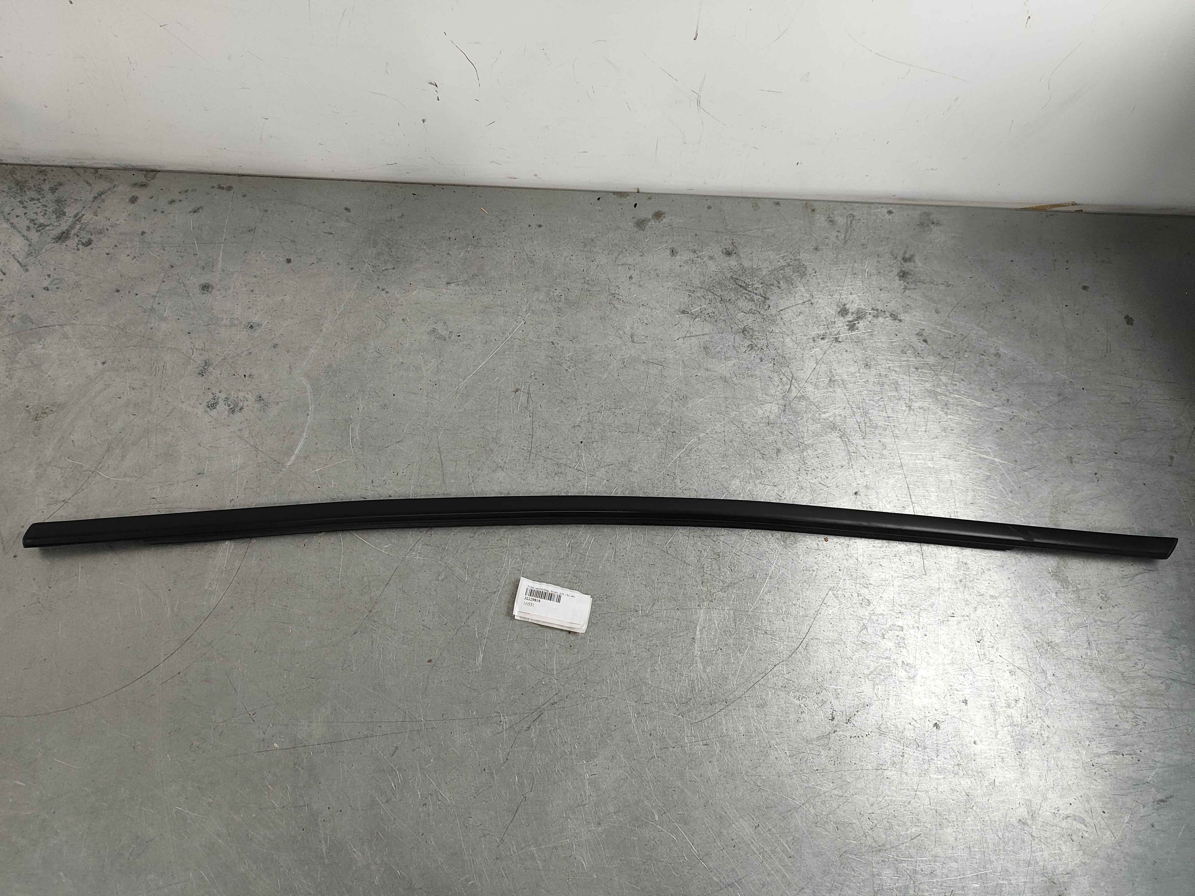 Trim moulding, front, left (XC40)