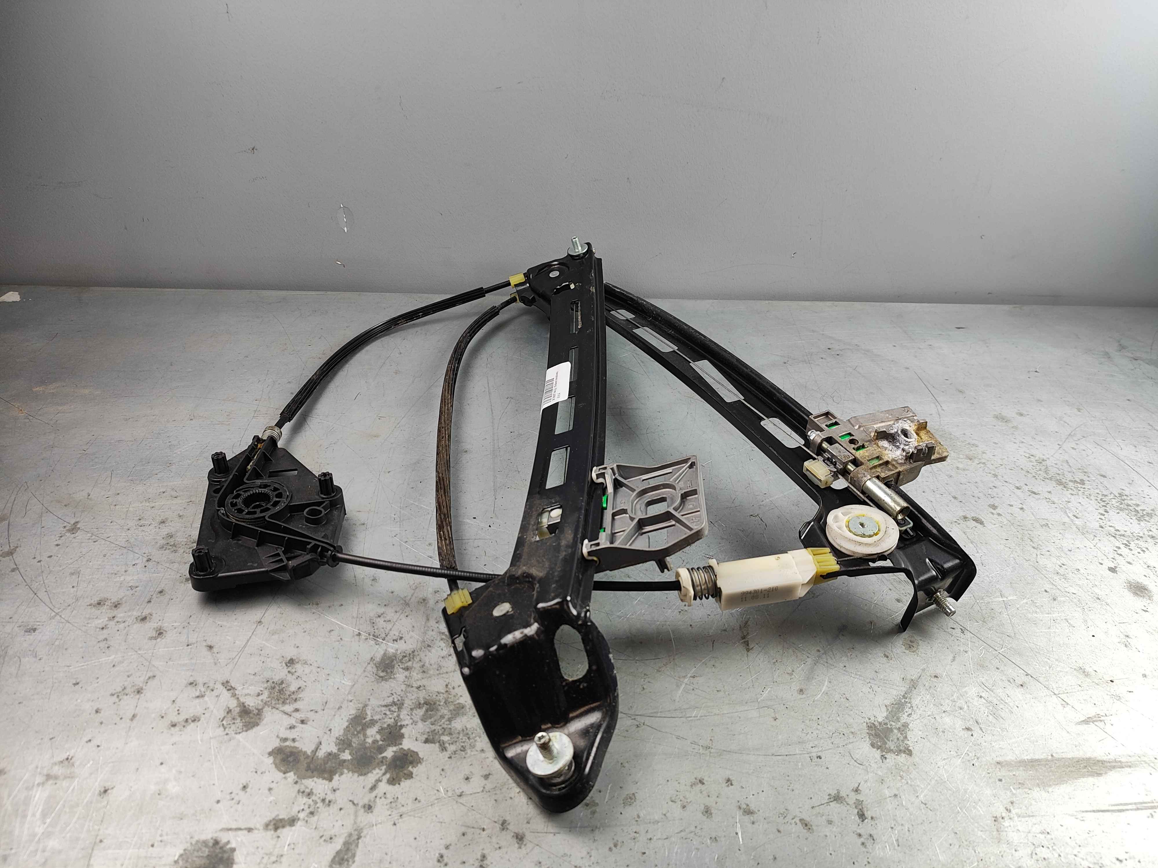 Window regulator without motor
