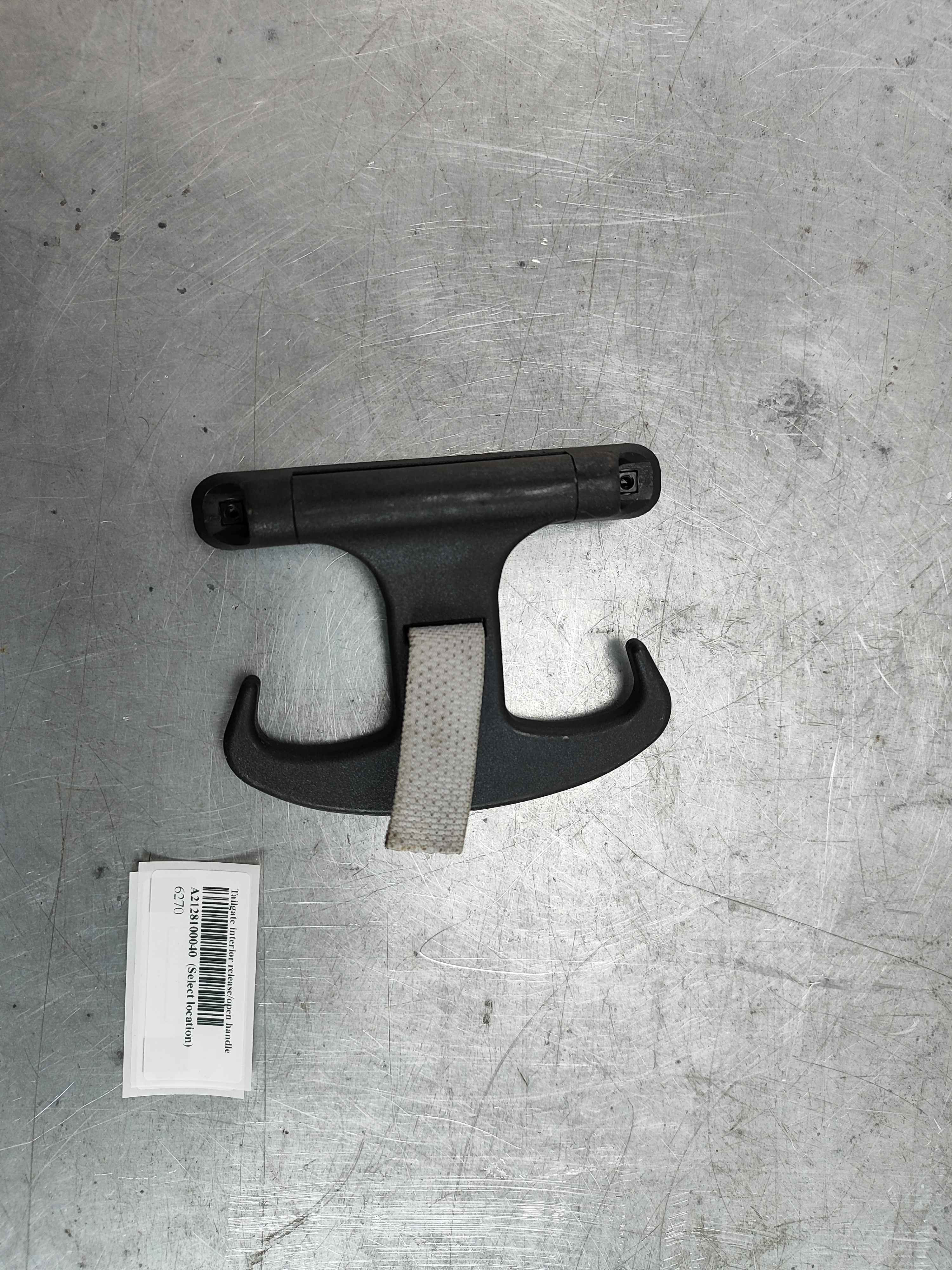 Tailgate interior release/open handle