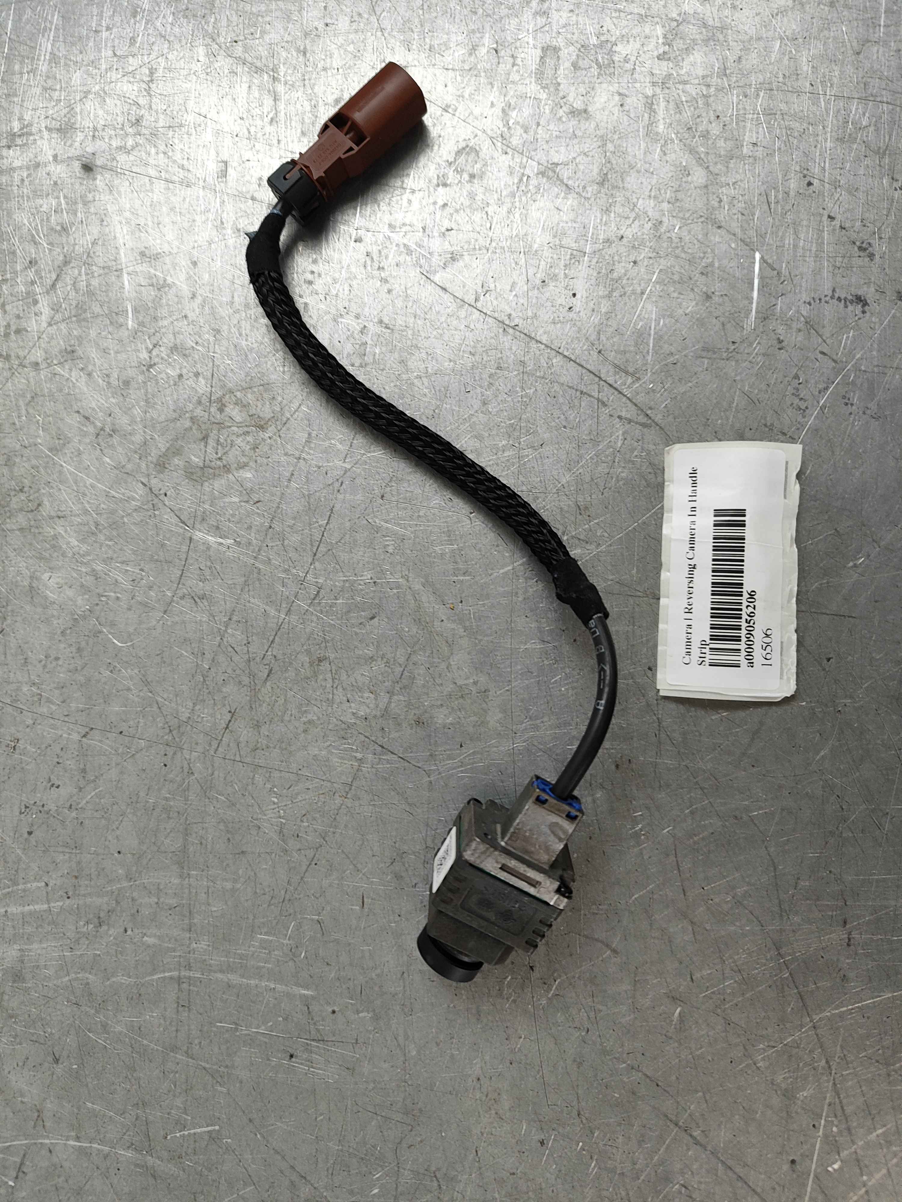 Camera | Reversing Camera In Handle Strip