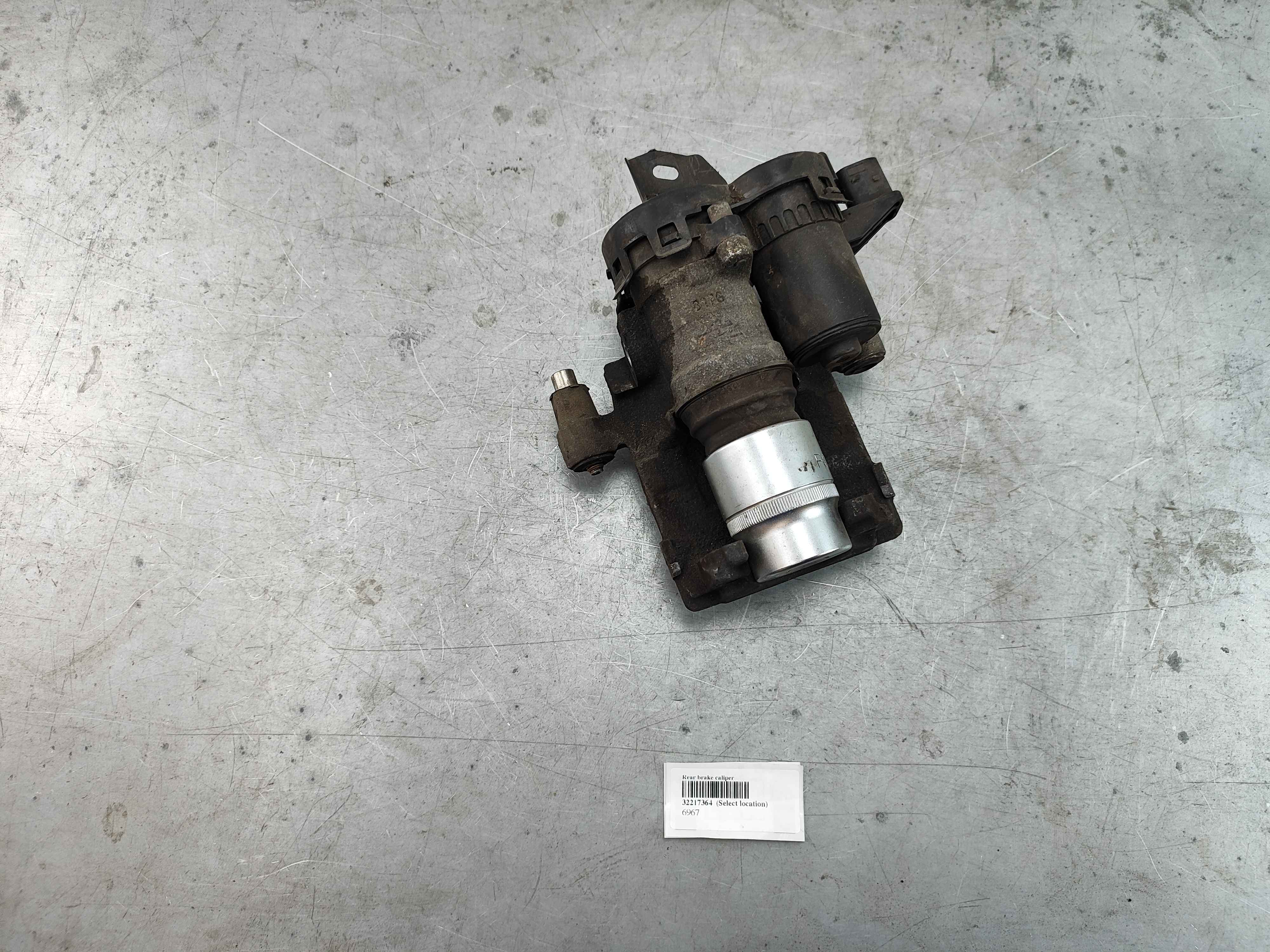 Rear brake caliper