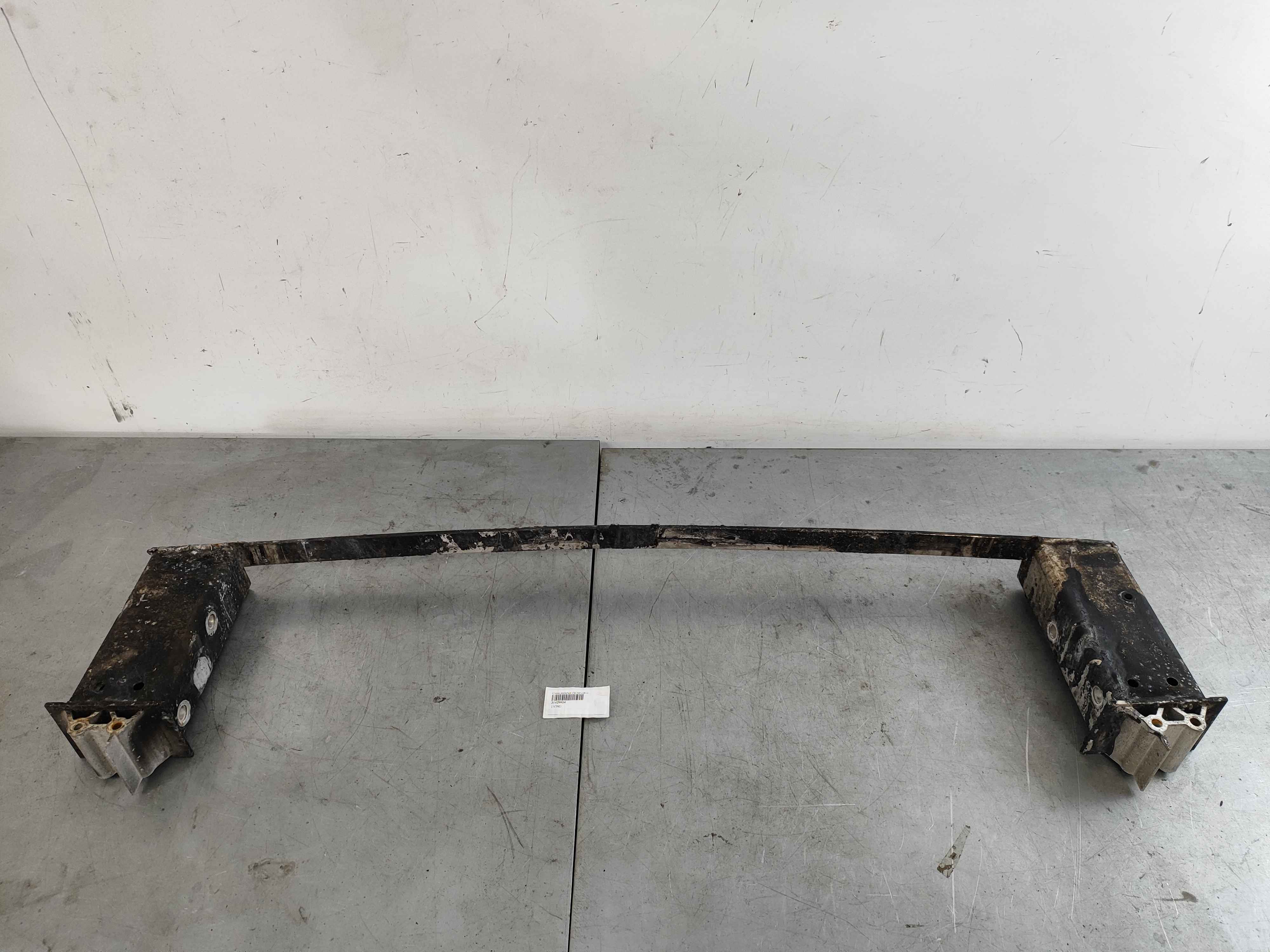 Cross member (XC60 (18-))