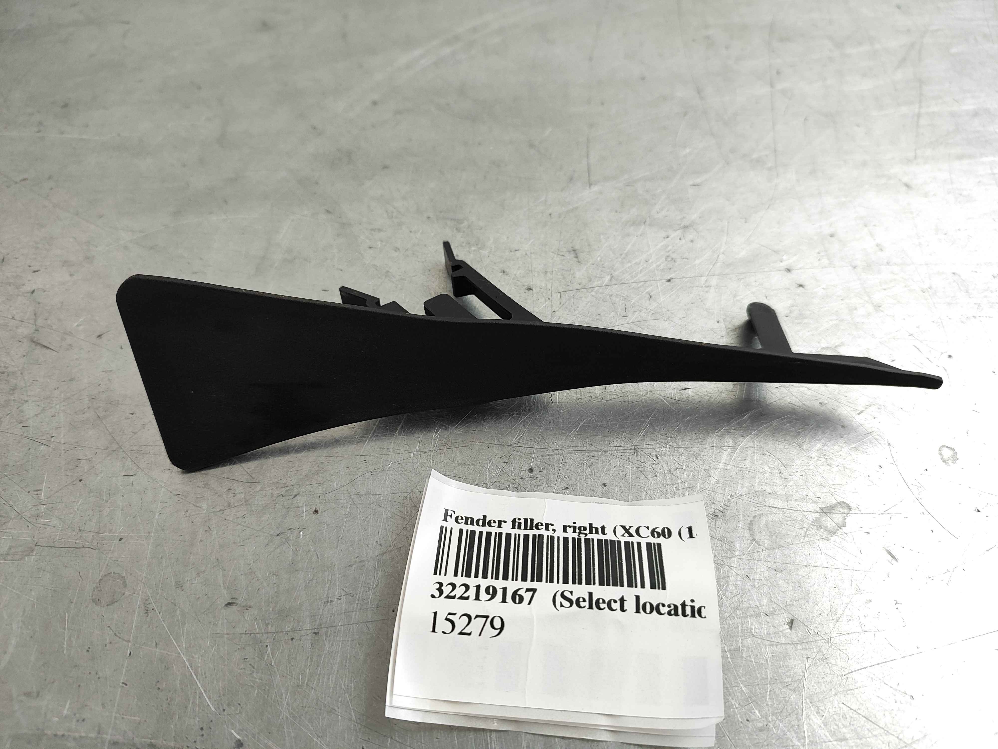 Fender filler, right (XC60 (18-))