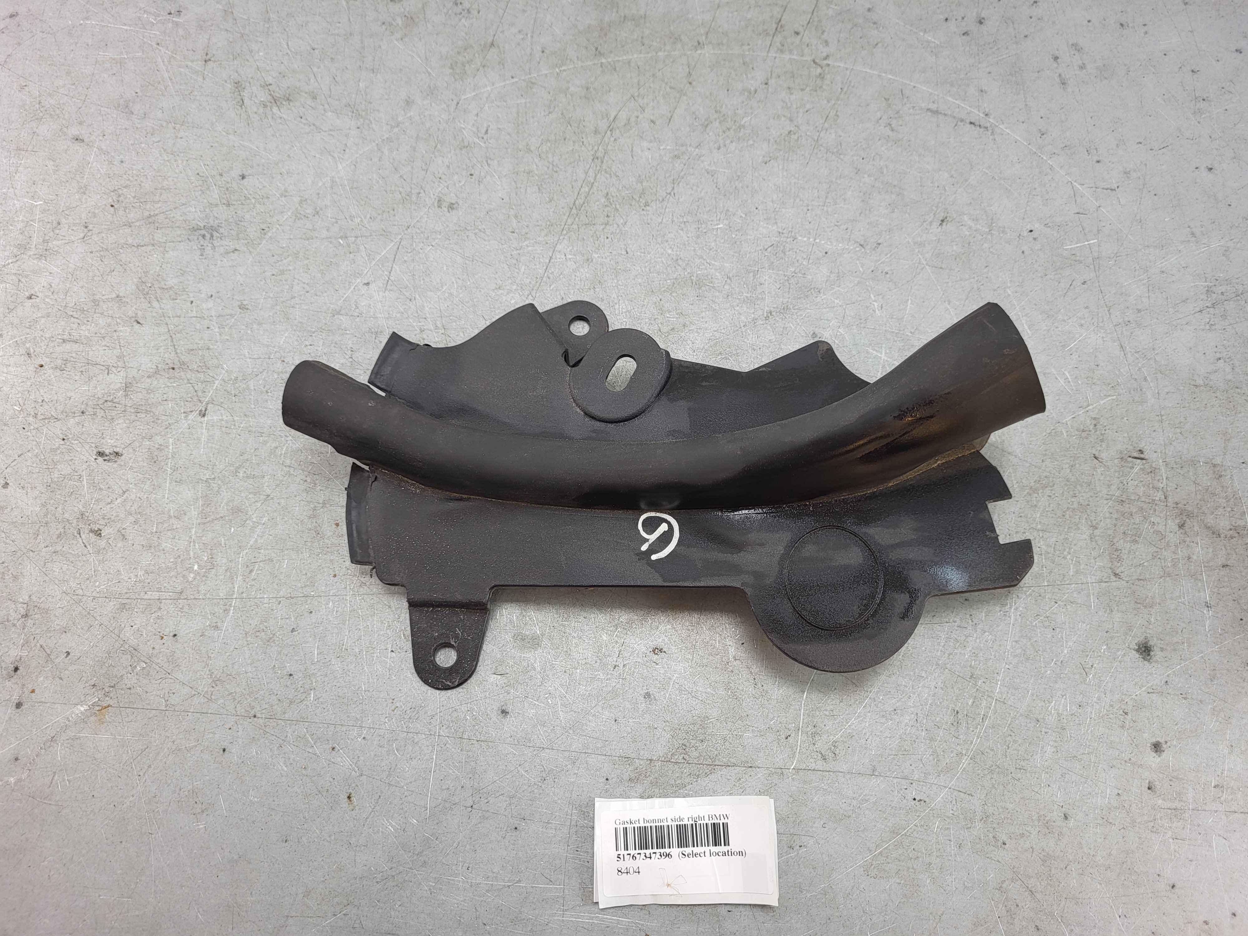 Gasket bonnet side right BMW