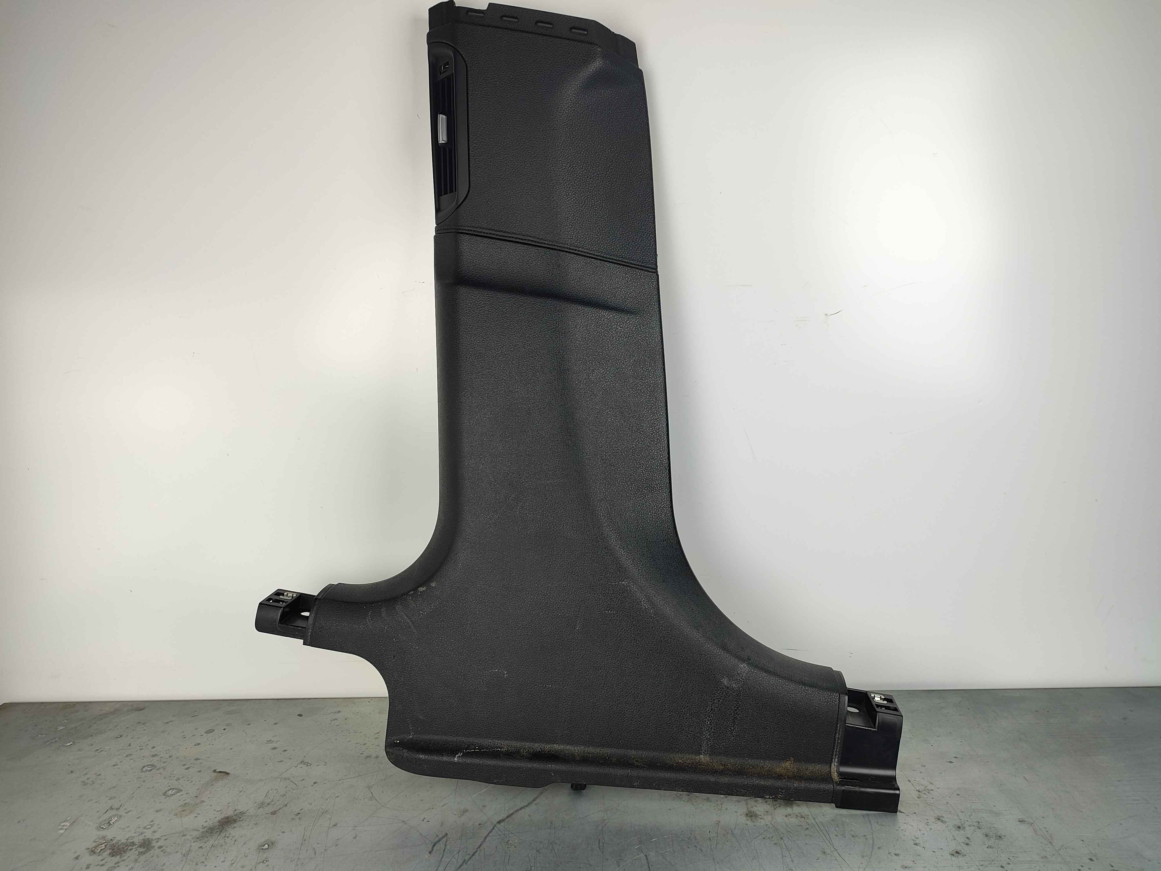 Cover, B-column bottom left BMW