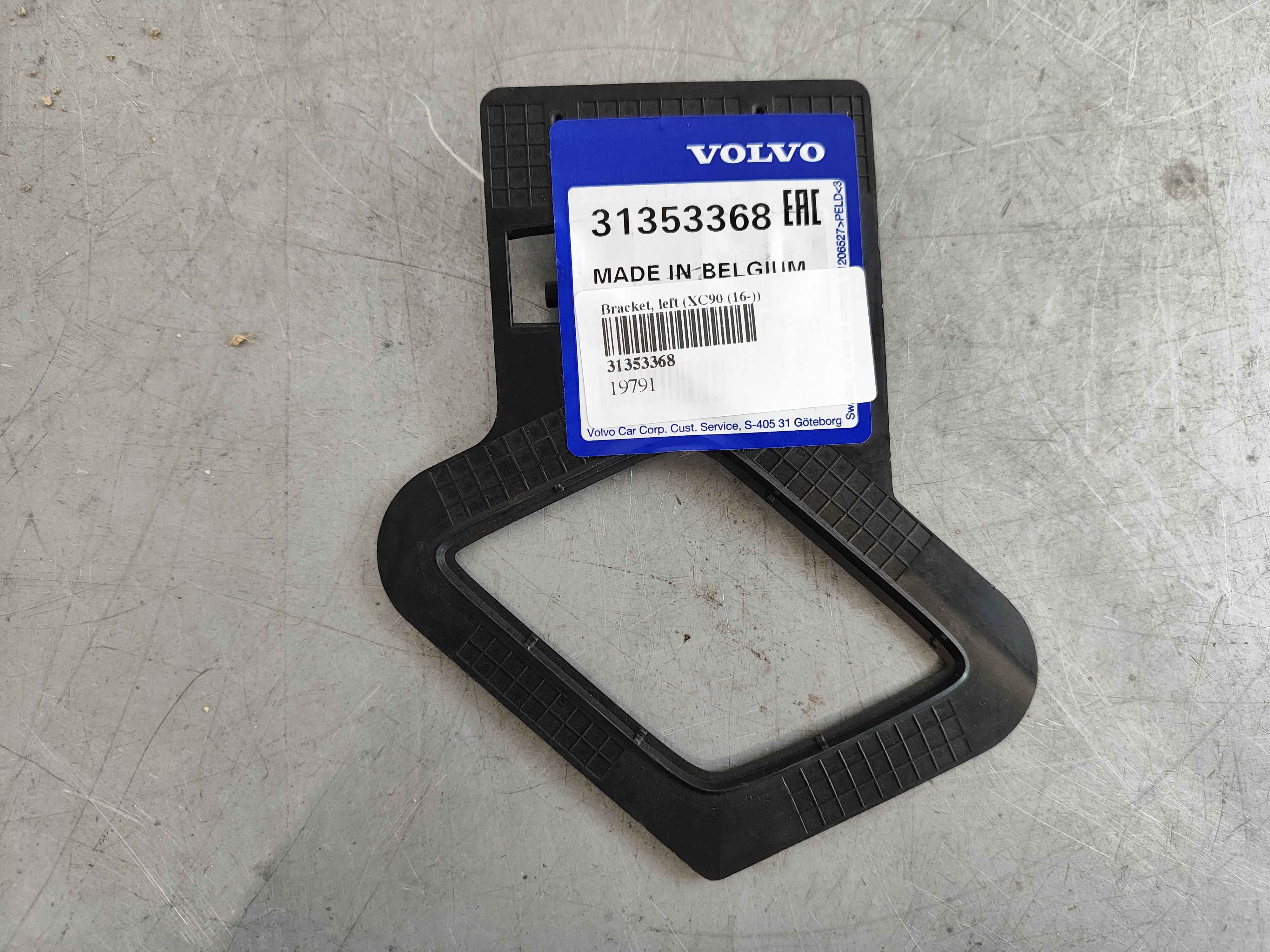 Bracket, left (XC90 (16-))