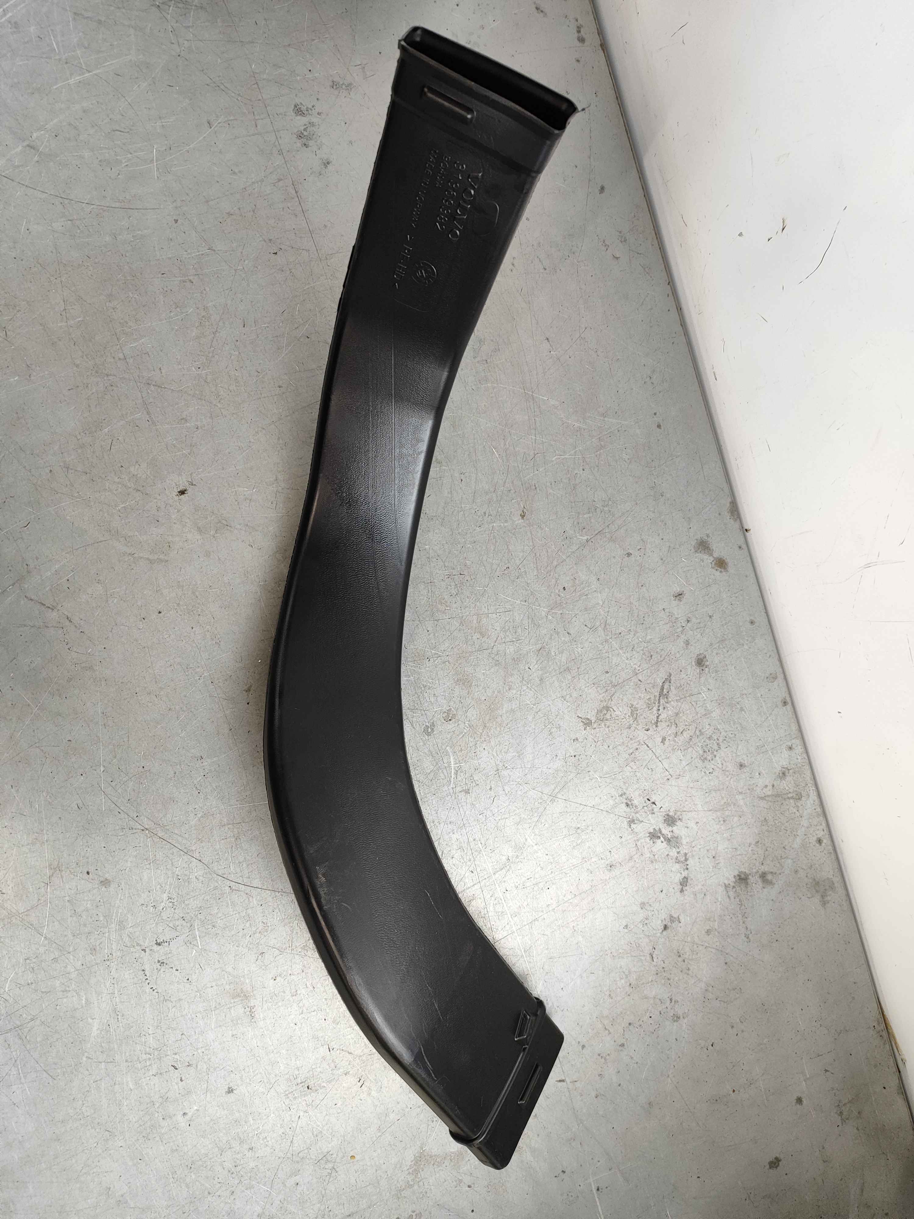 Air duct, B-pillar, left front (XC90 (16-)|XC60 (18-))