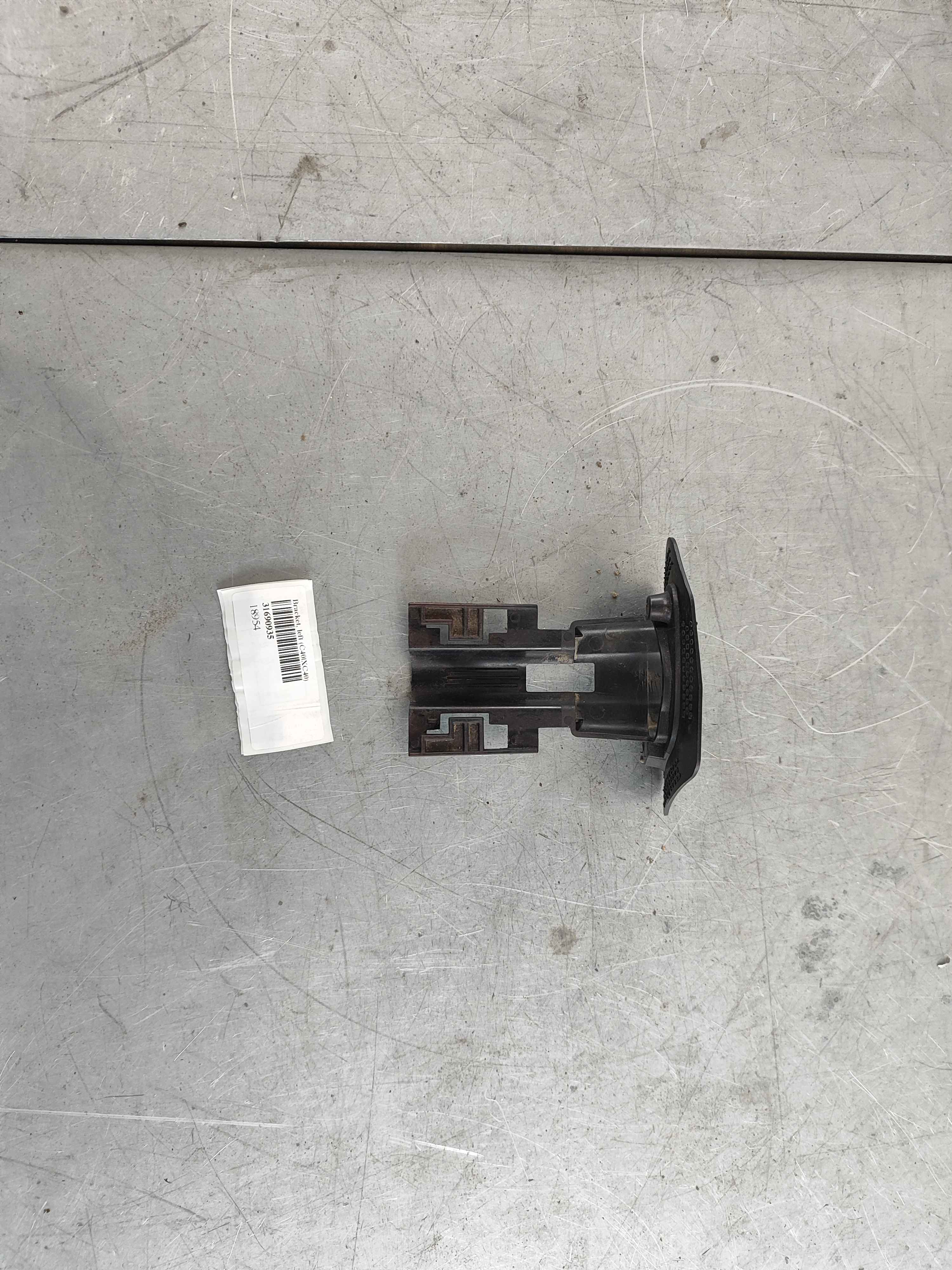 Bracket, left (C40|XC40)