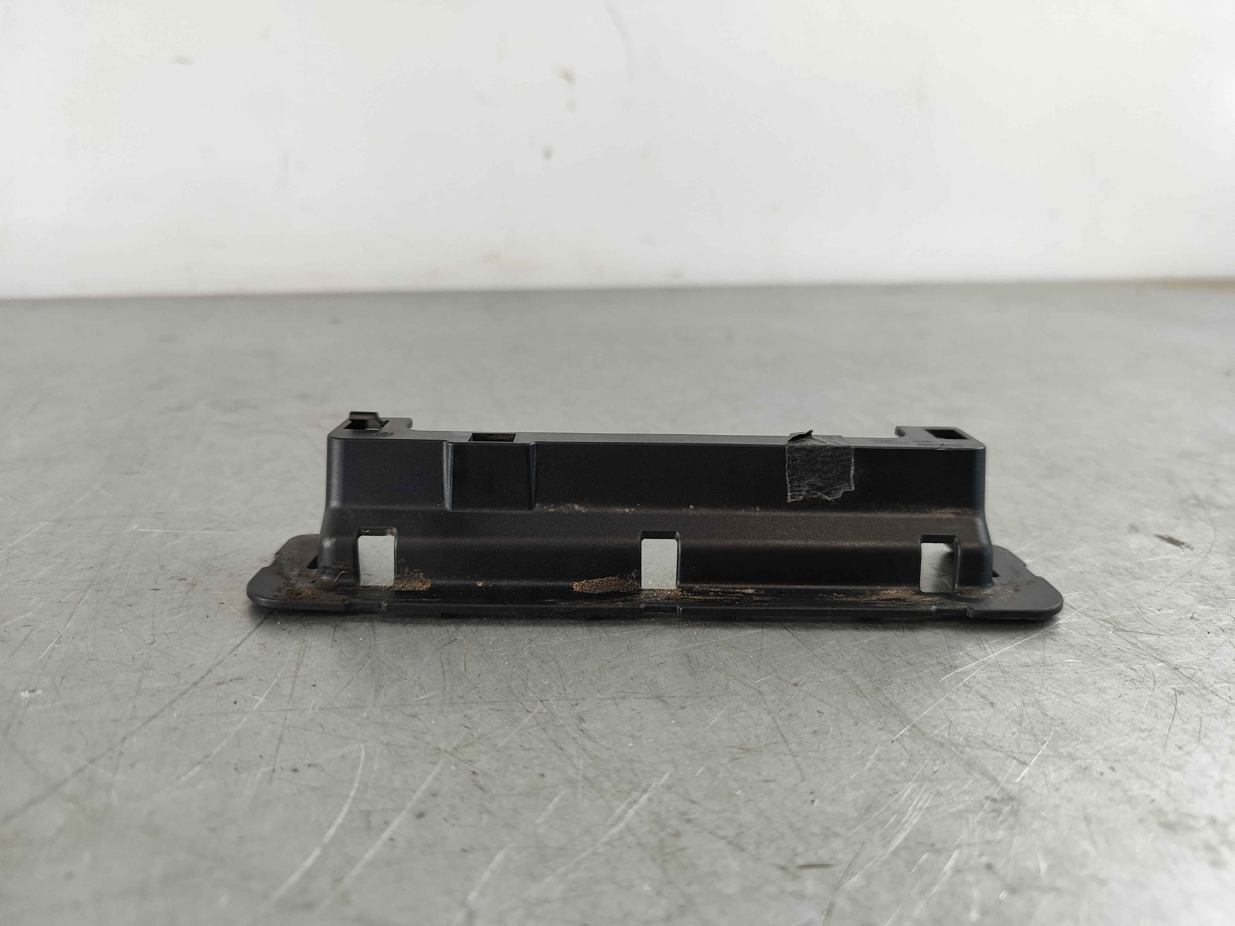 Cable harness duct
