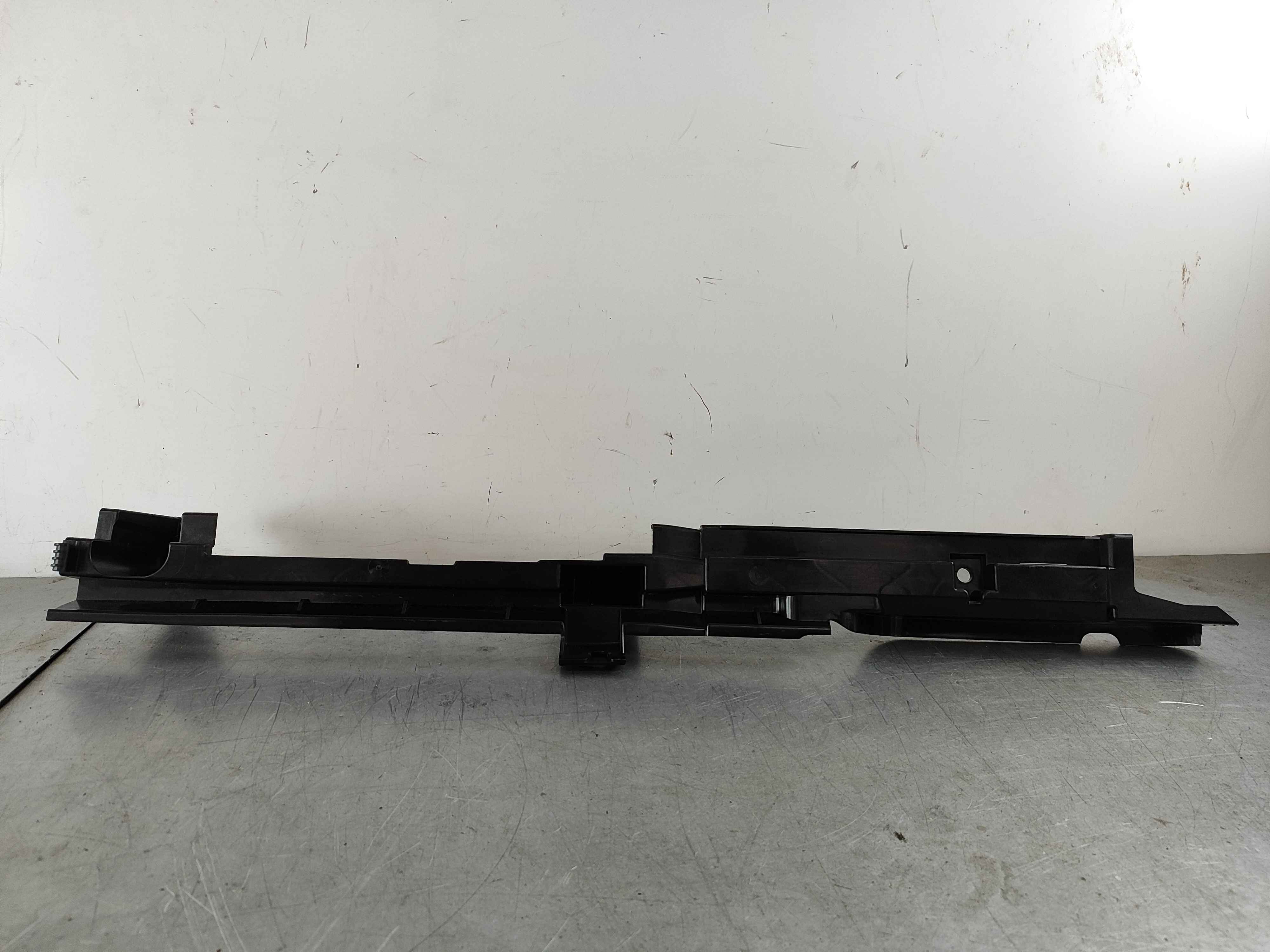 Support, left (XC60 (18-))