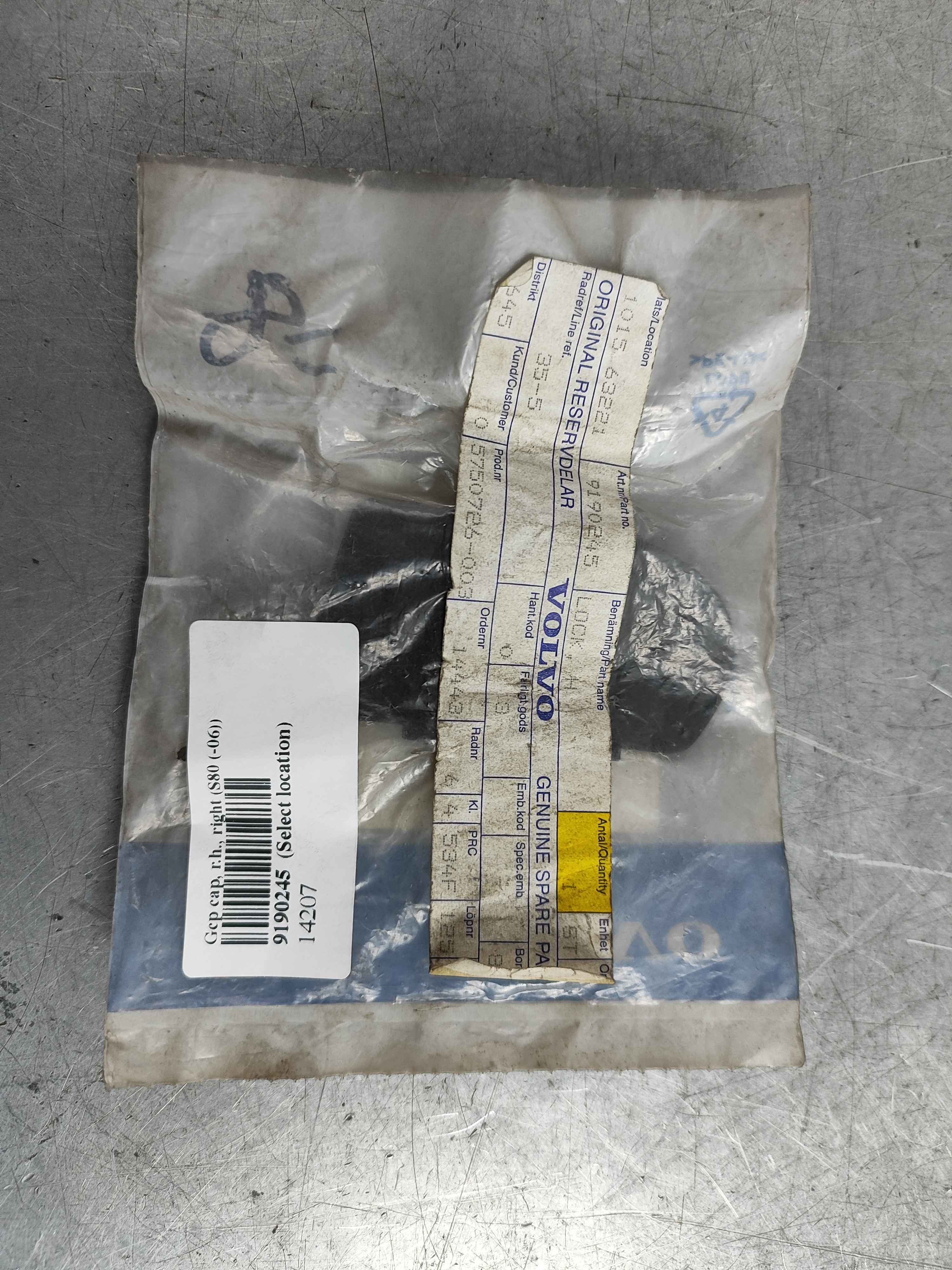 Gcp cap, r.h., right (S80 (-06))