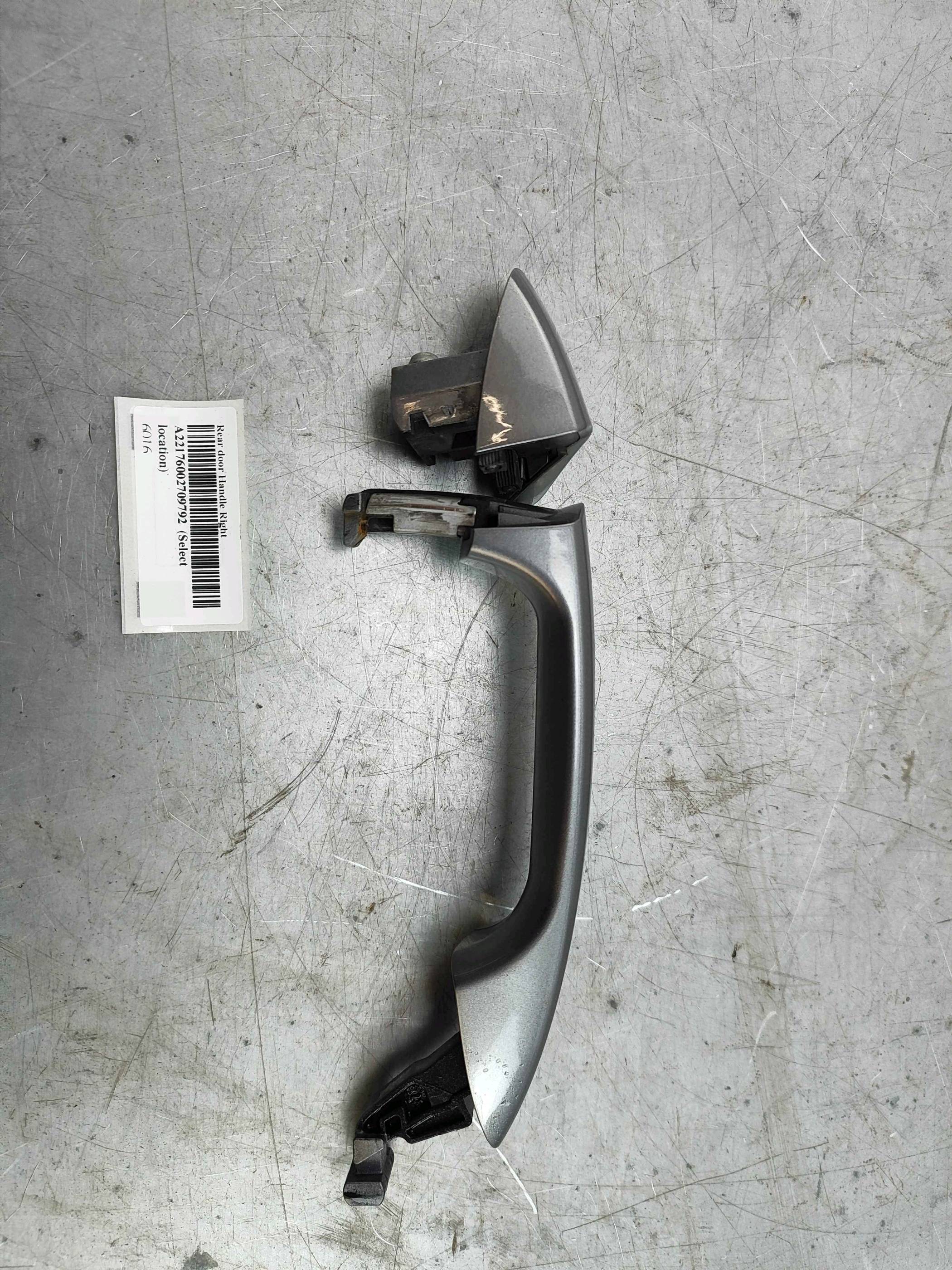Rear door Handle Right