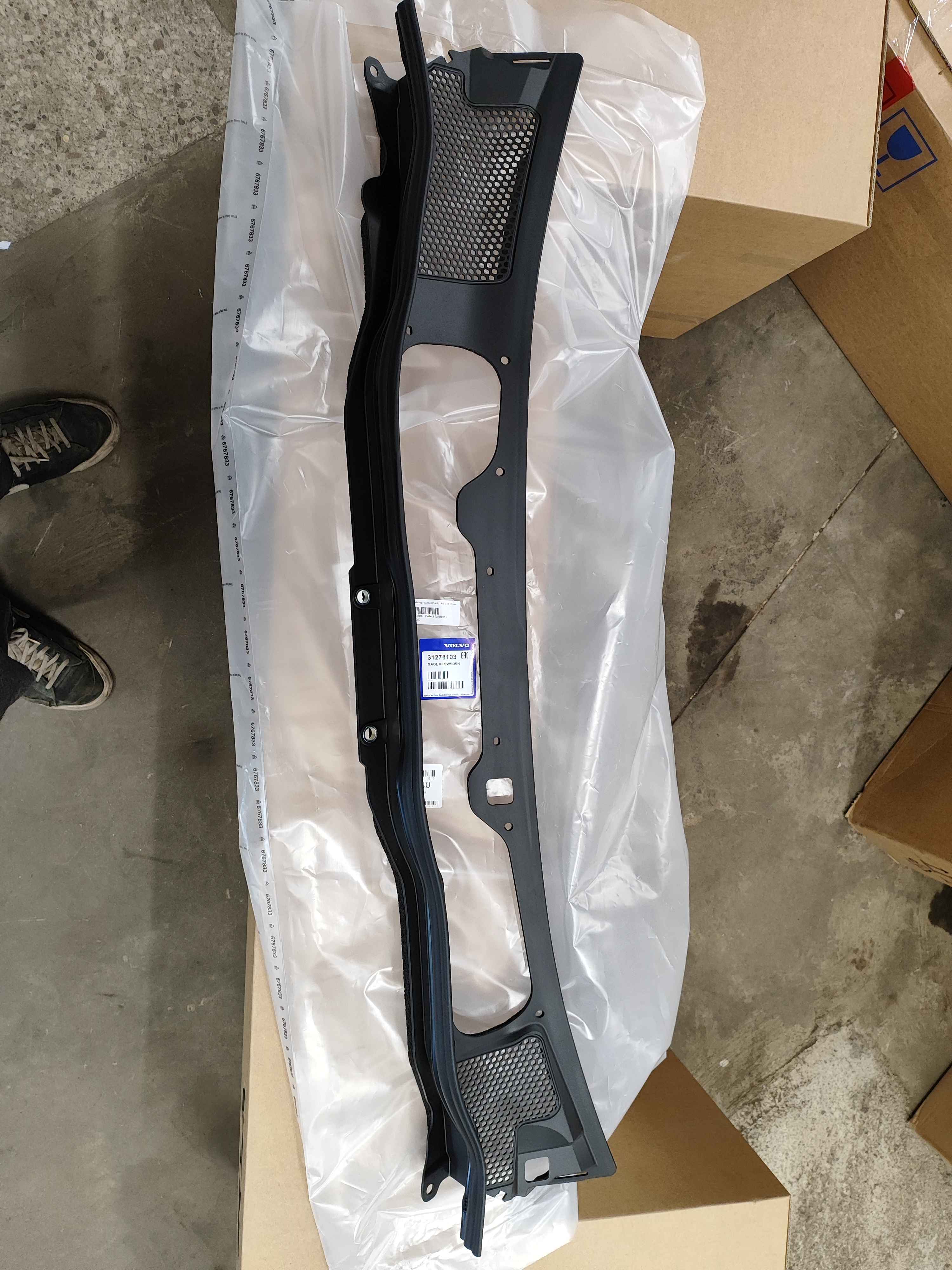 Draining channel (V40 (13-)|V40 Cross C.)