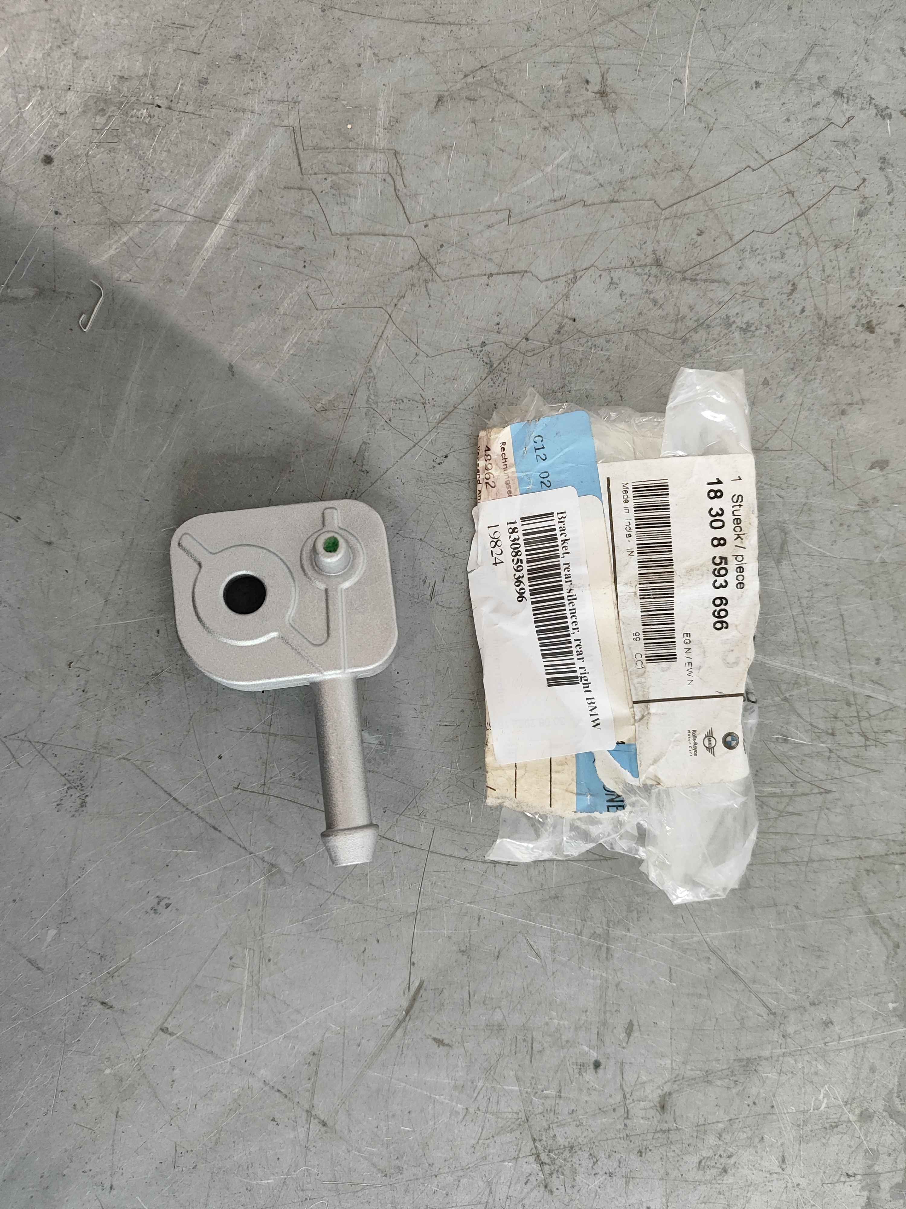 Bracket, rear silencer, rear right BMW