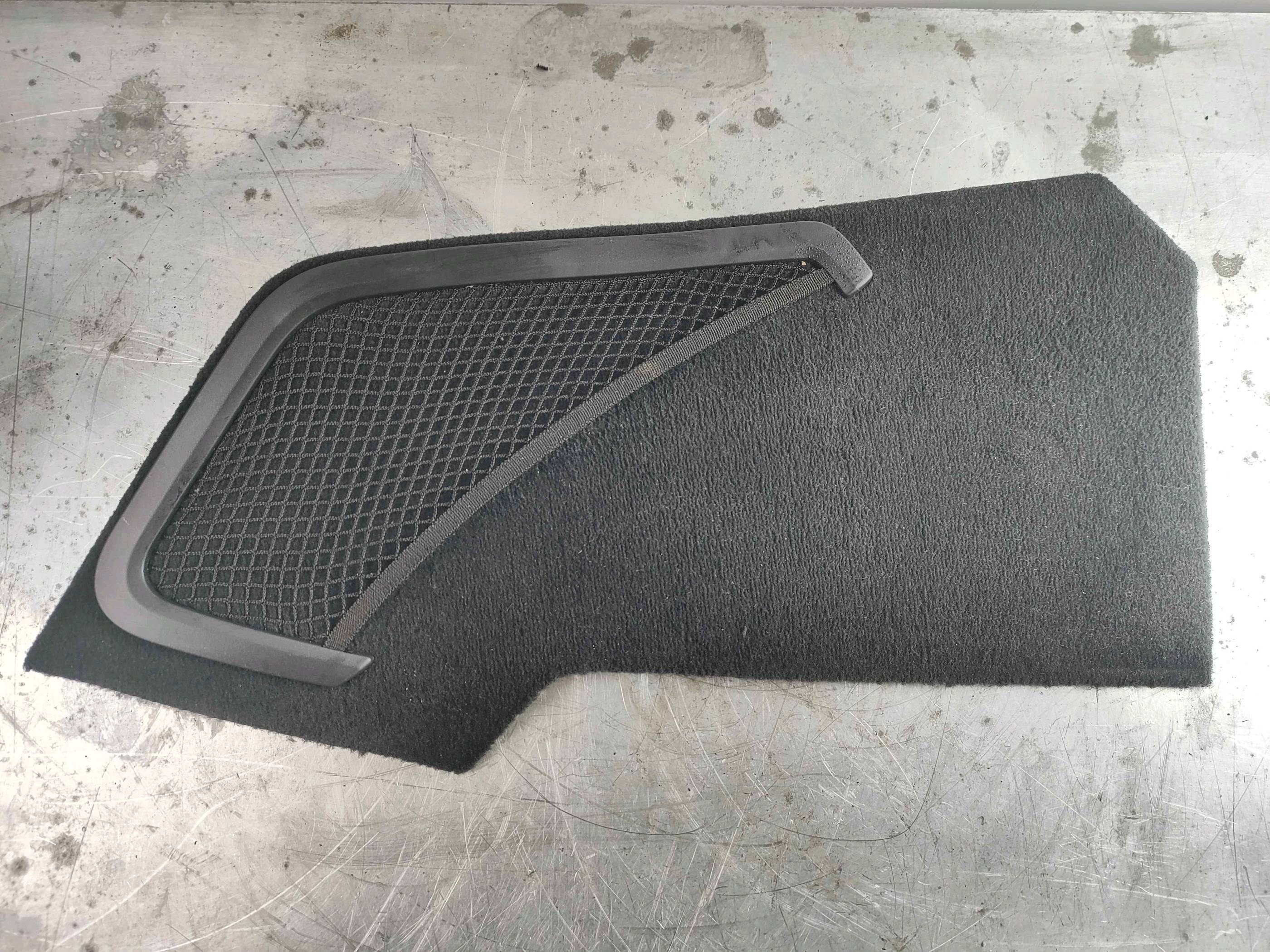 Side panel FC 21; CH -759556 FC 25; CH -759556 FC 36; CH -760698 right front Variant code: NF02. Interior code: RXXX UXXX