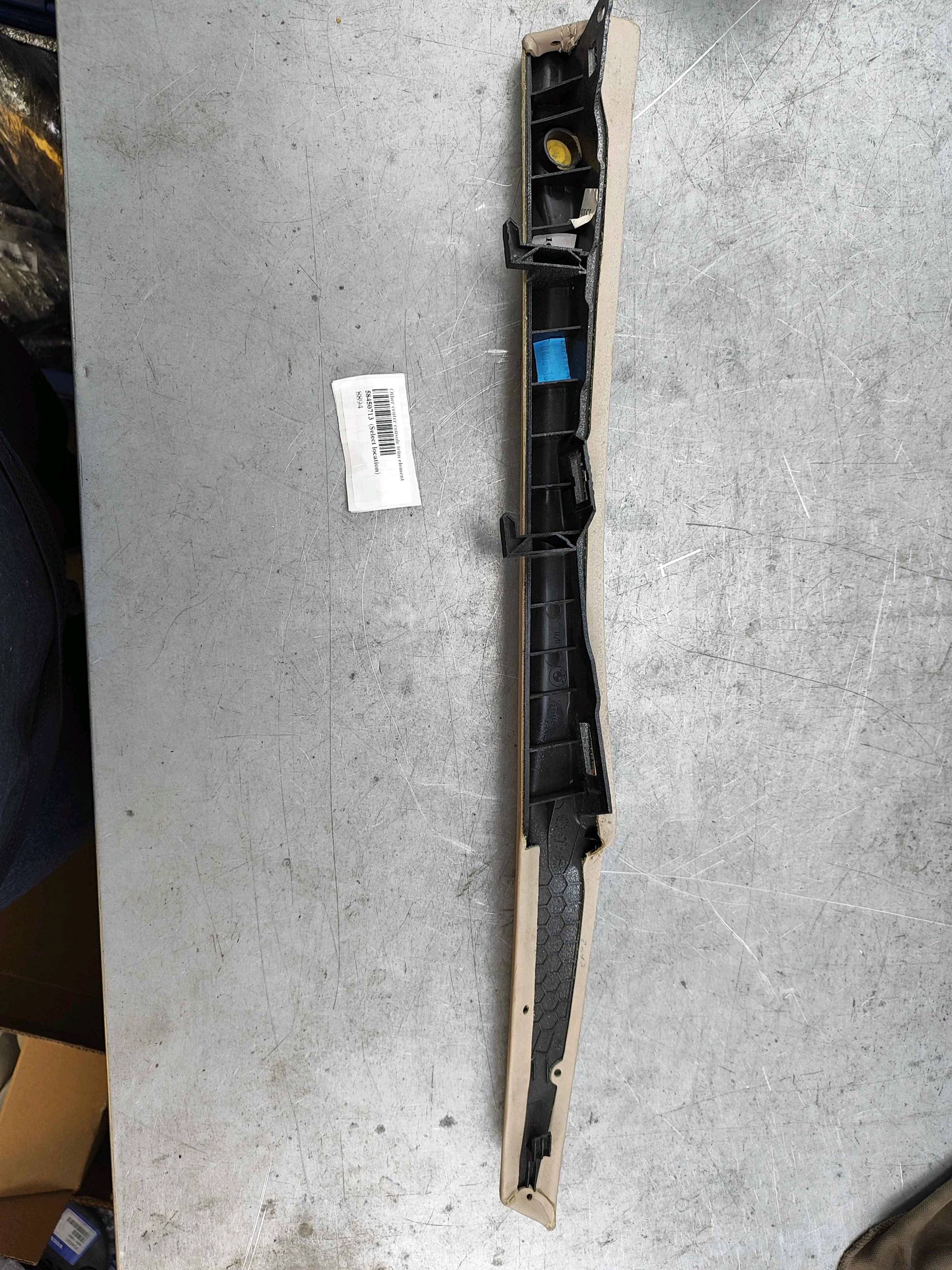 Other center console trim element