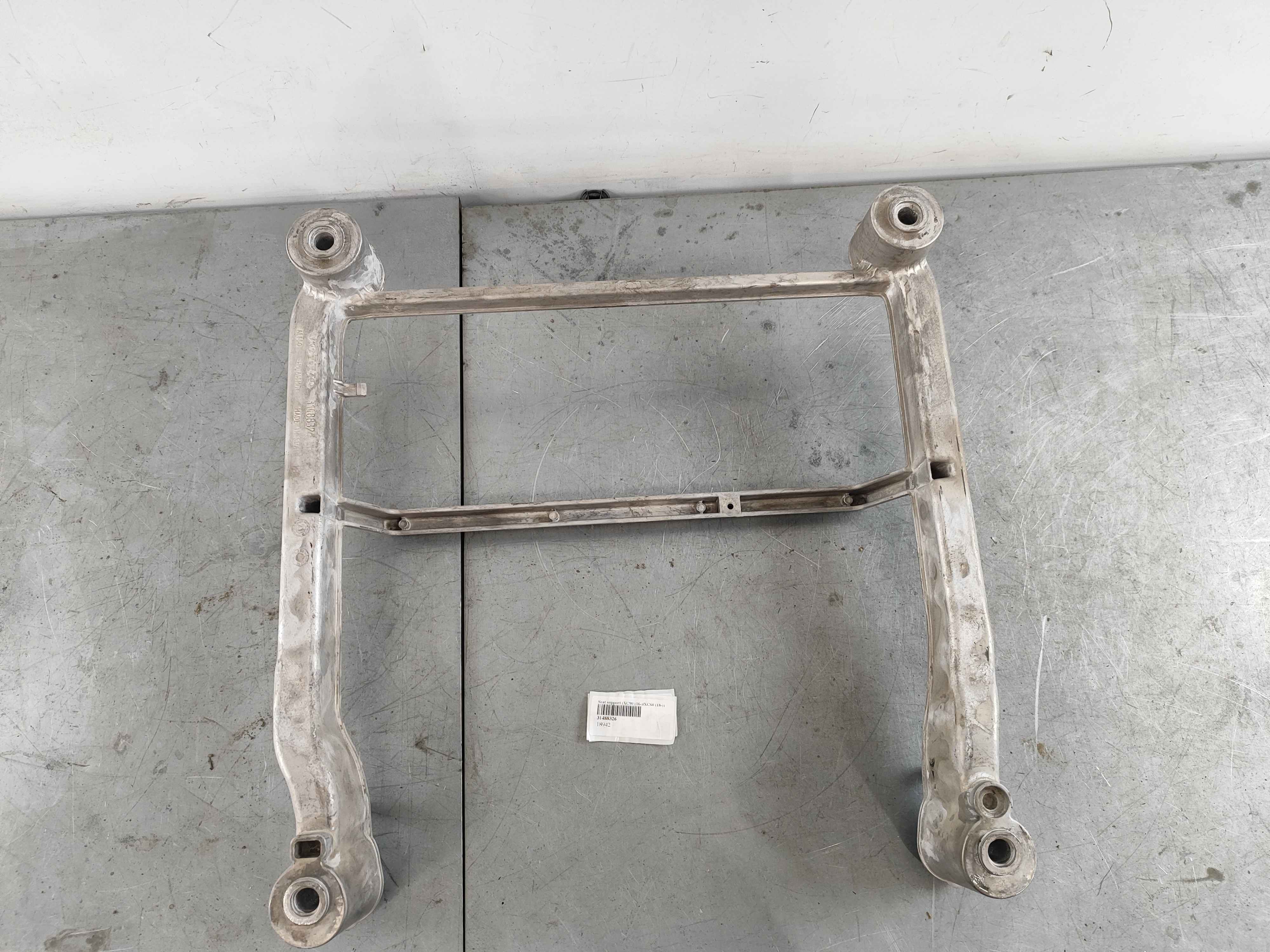 Seat support (XC90 (16-)|XC60 (18-))